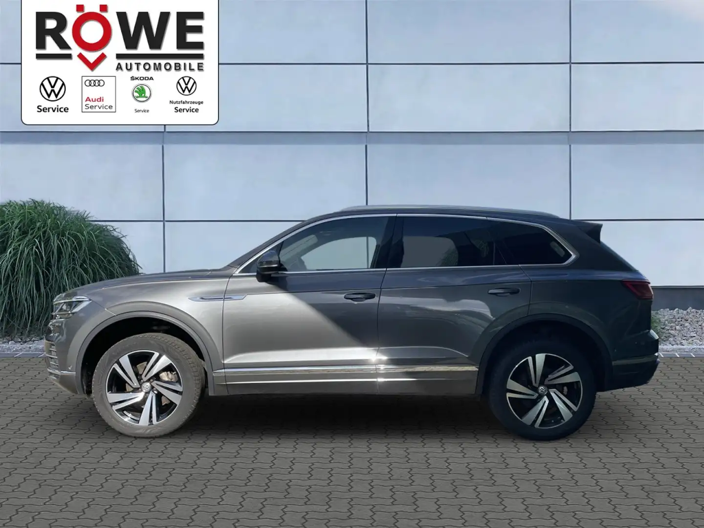 Volkswagen Touareg V6 TDI AHK Panodach Luftfederung Klima Navi Leder Grau - 2