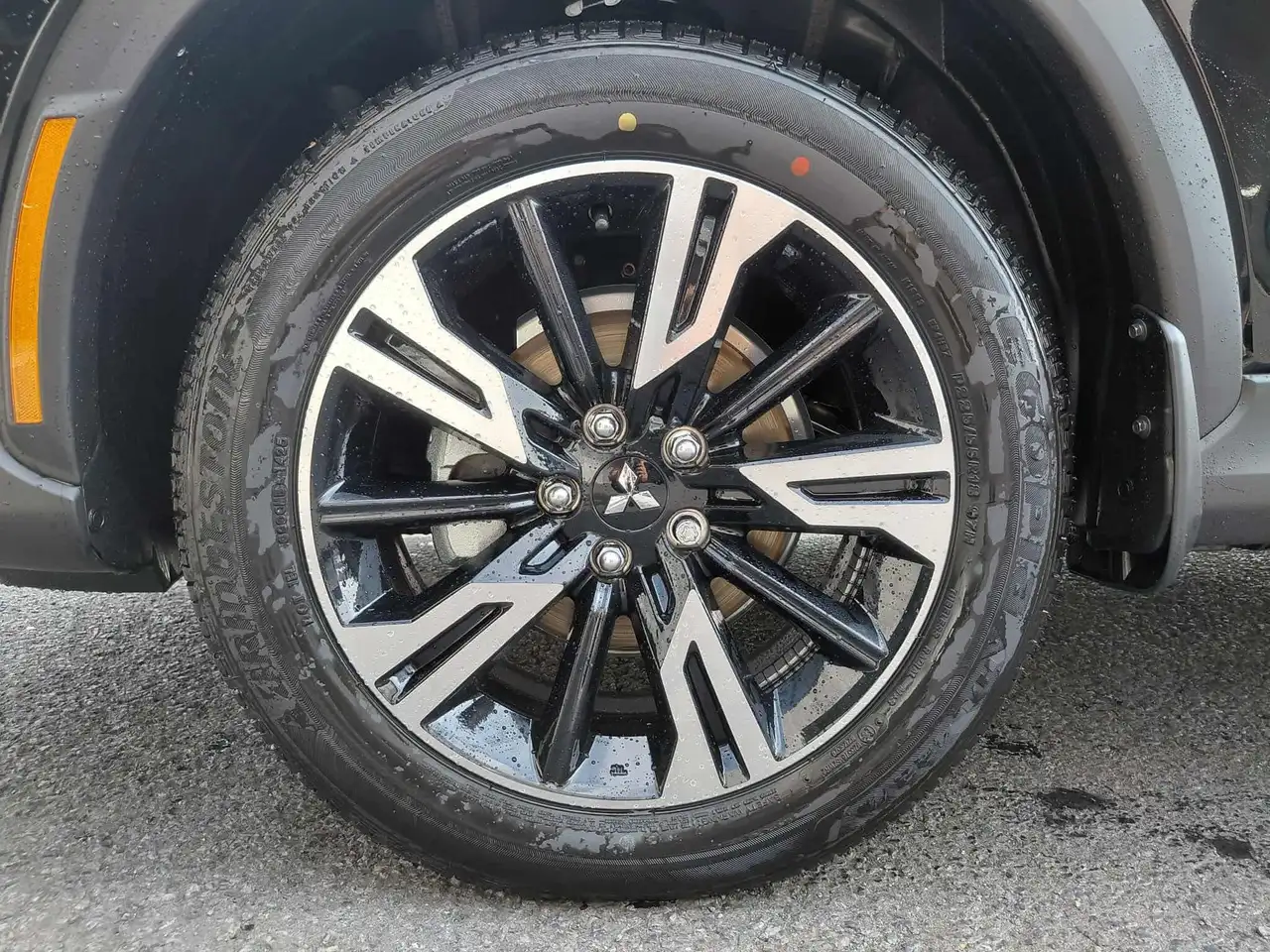 Mitsubishi Eclipse Cross снимка Mitsubishi Eclipse Cross