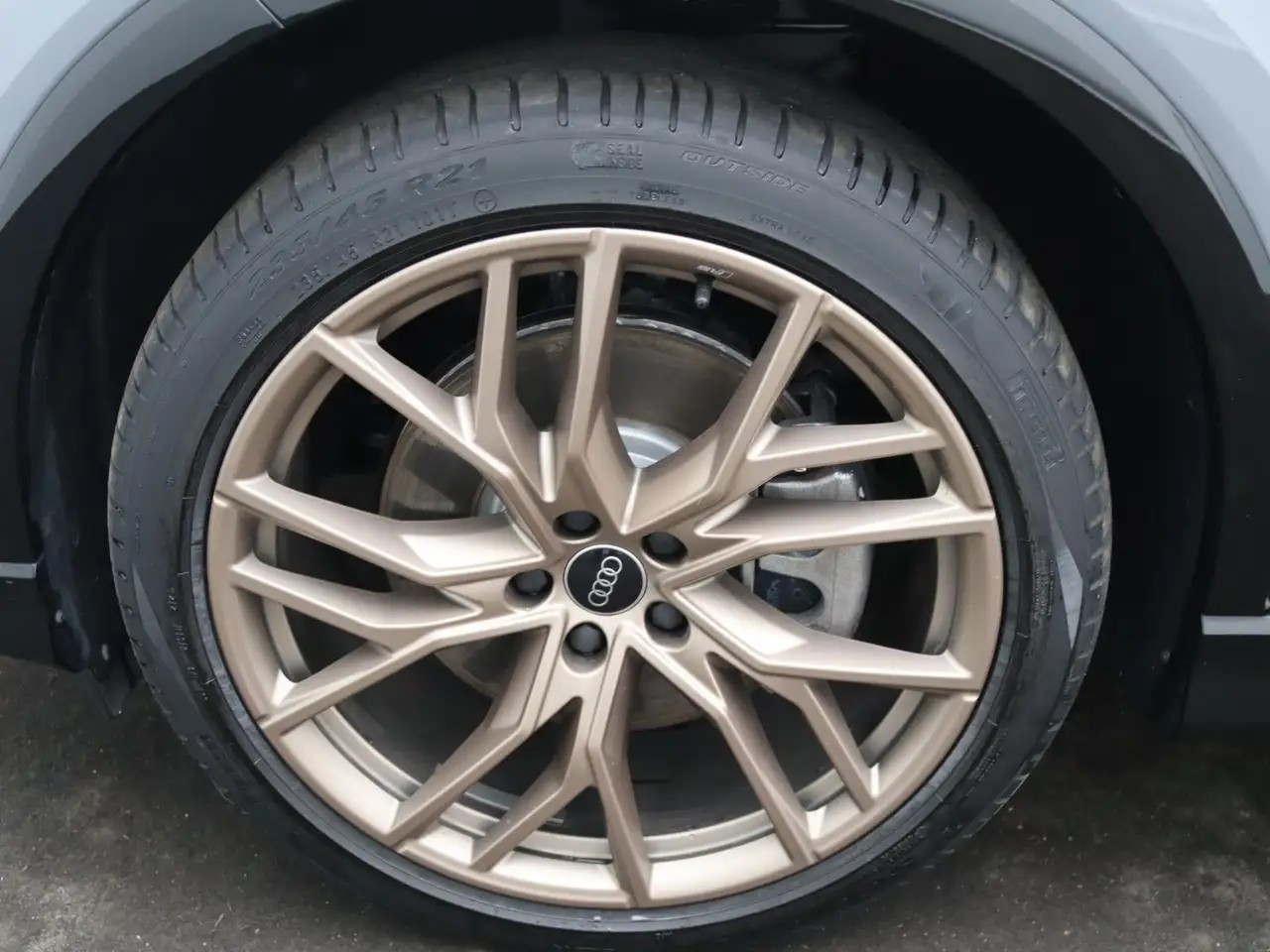 Audi Q4 e-tron S-Line edition 55 quattro / Pano, AHK 17