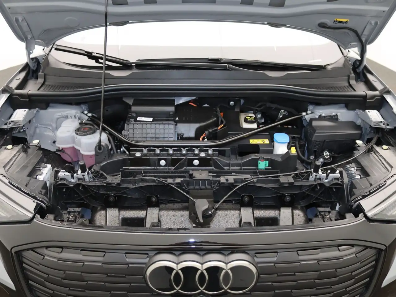 Audi Q4 e-tron S-Line edition 55 quattro / Pano, AHK 18