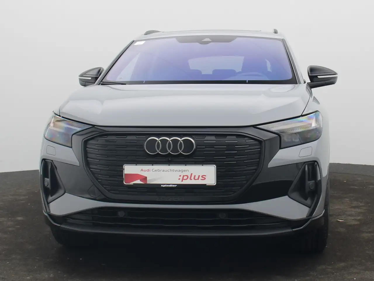 Audi Q4 e-tron S-Line edition 55 quattro / Pano, AHK 3