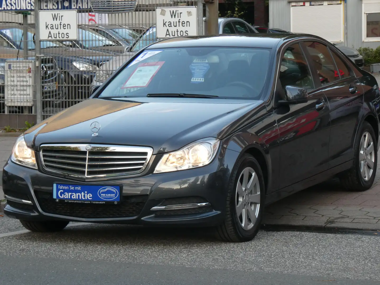 Mercedes-Benz C 180 BlueEFFICIENCY ELEGANCE 1.Hand Schwarz - 2