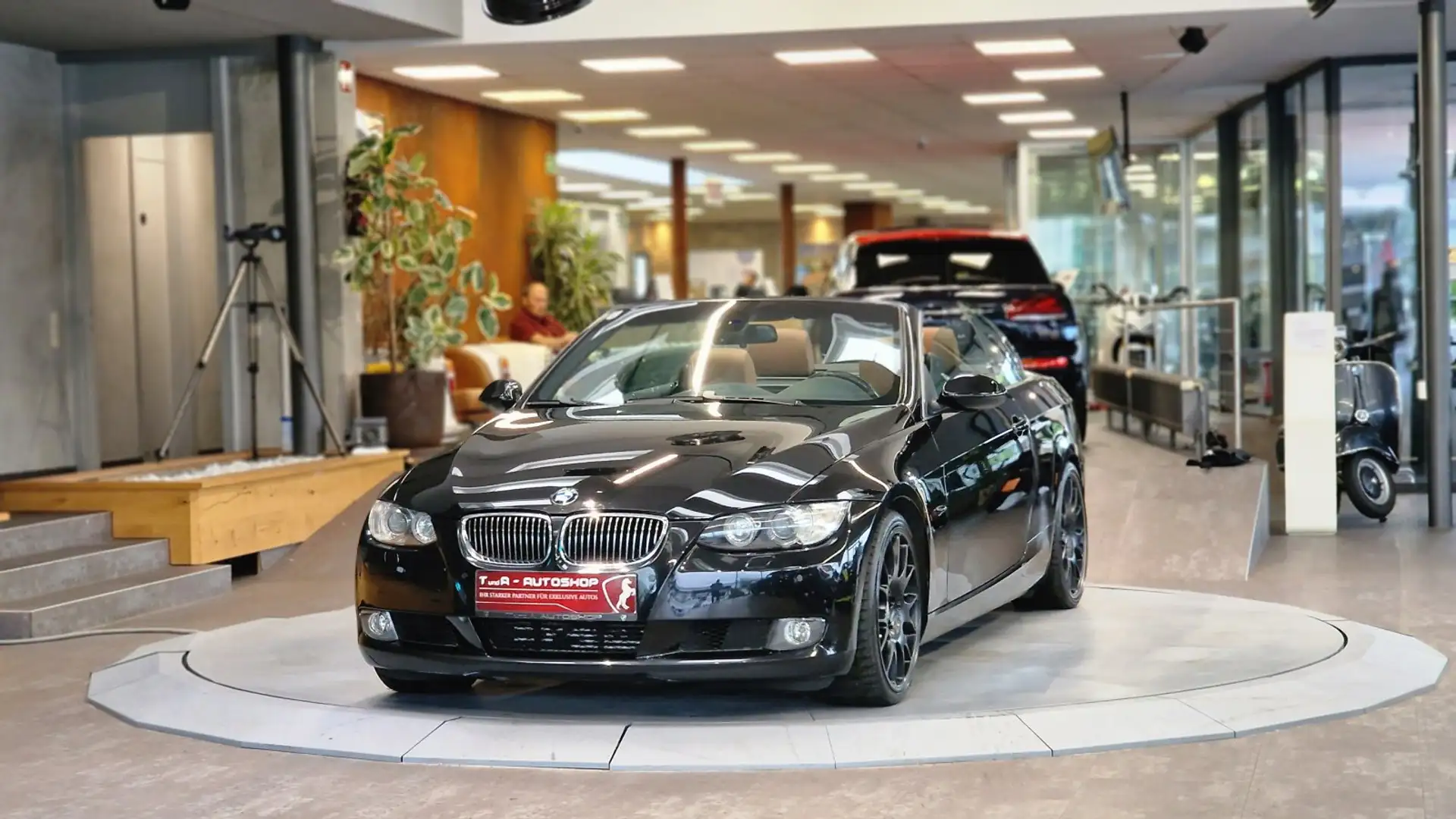 BMW 335 i Carbio Österreich-Paket Aut. *Wenig KM* Чорний - 2