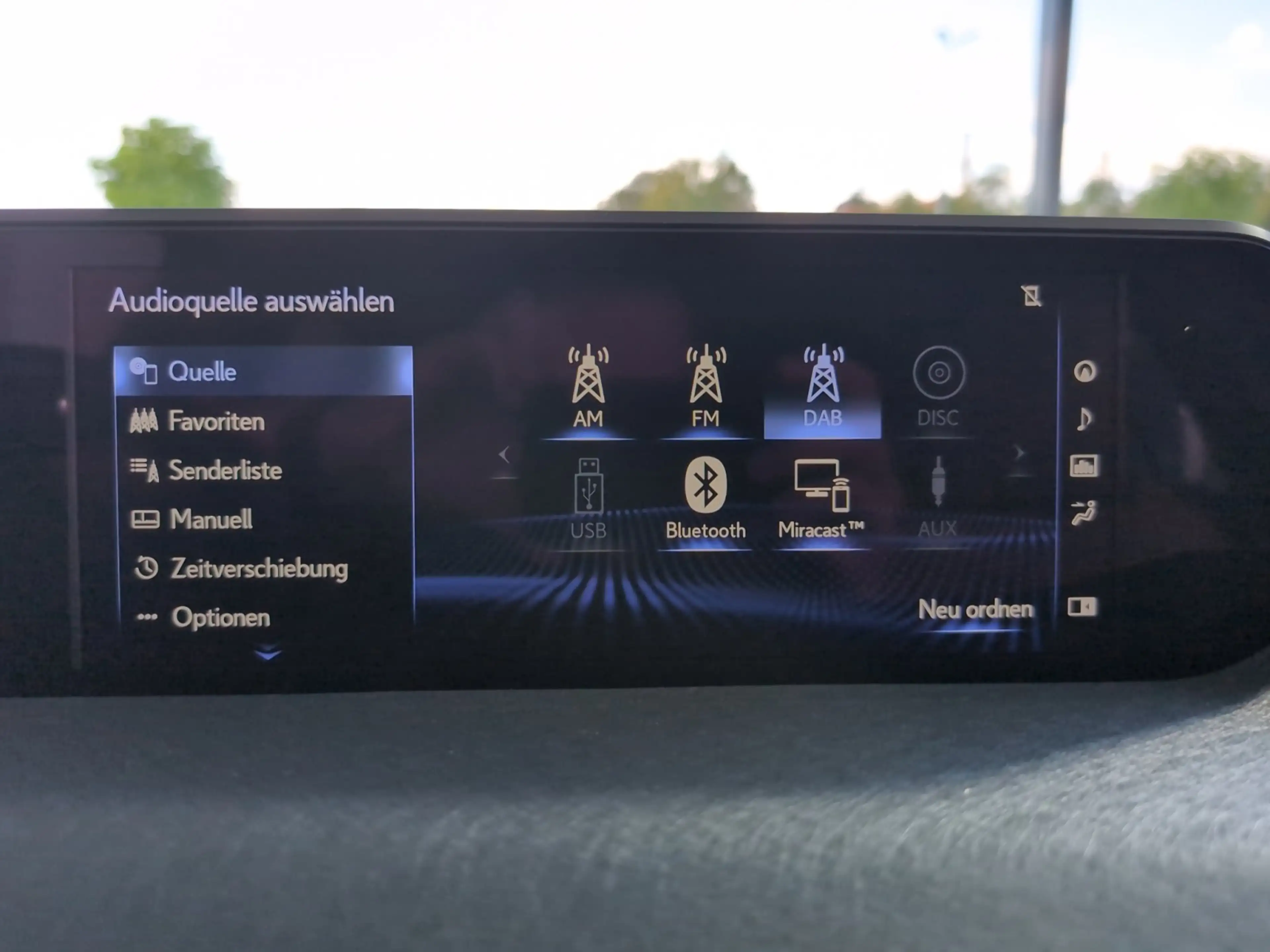 Lexus UX 250h 4WD Luxury/Mark Levinson/AHK/Matrix/ACC/HUD — photo 14