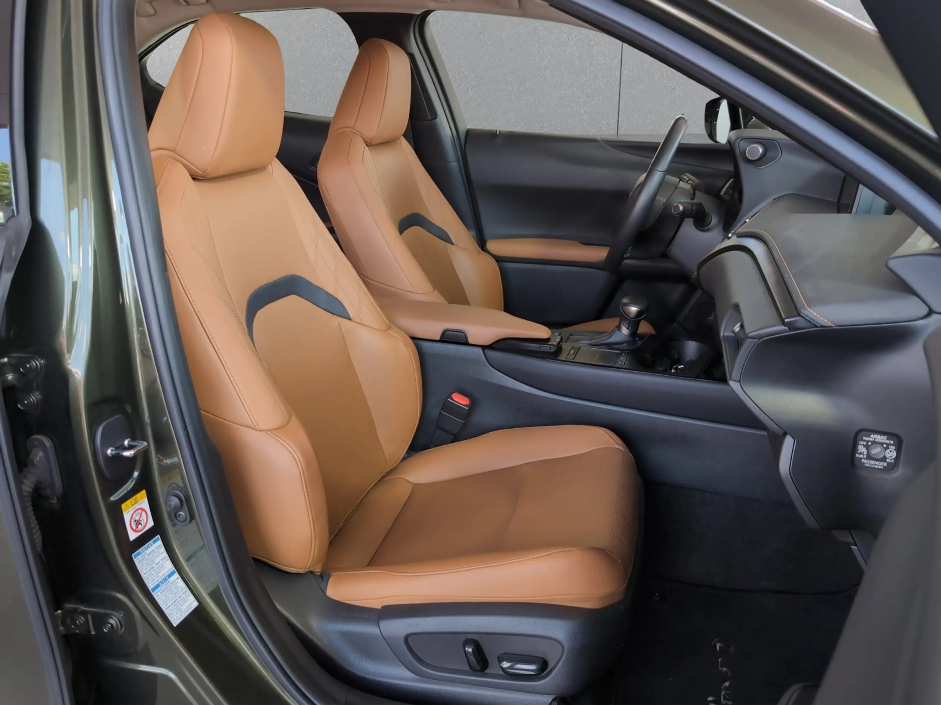 Lexus UX 250h 4WD Luxury/Mark Levinson/AHK/Matrix/ACC/HUD — photo 6