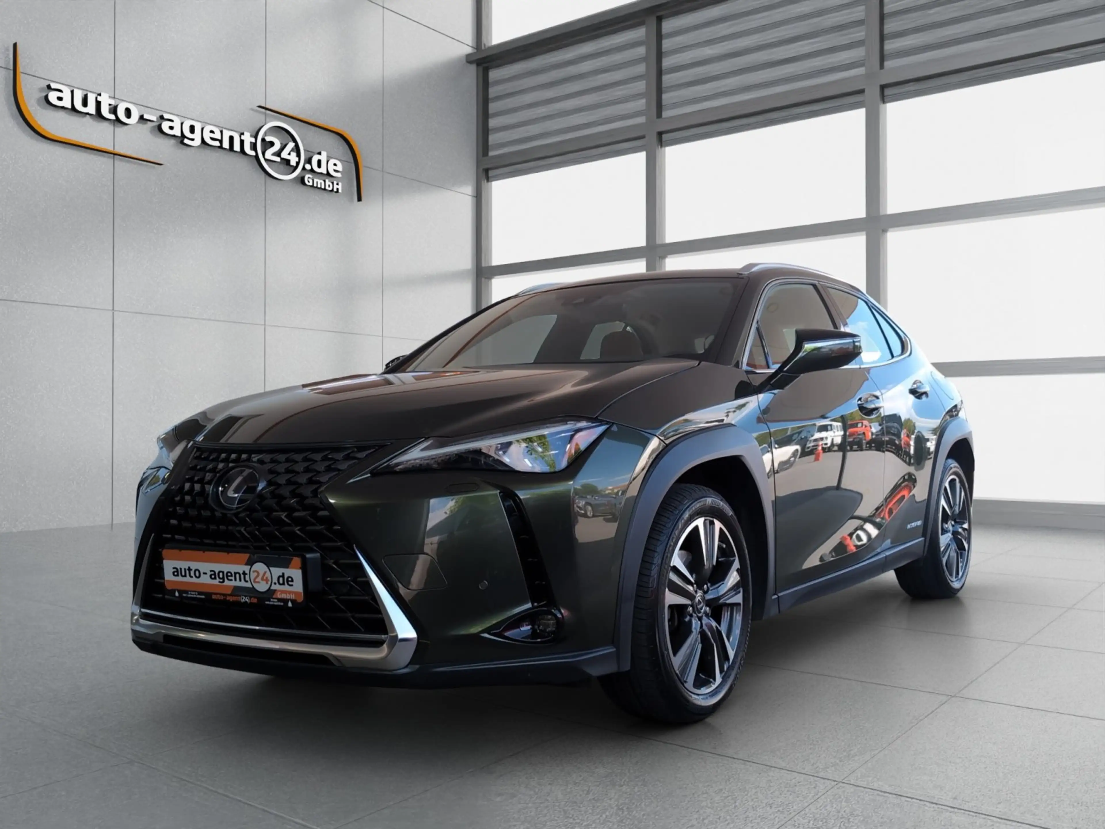 Lexus UX 250h 4WD Luxury/Mark Levinson/AHK/Matrix/ACC/HUD — photo 2