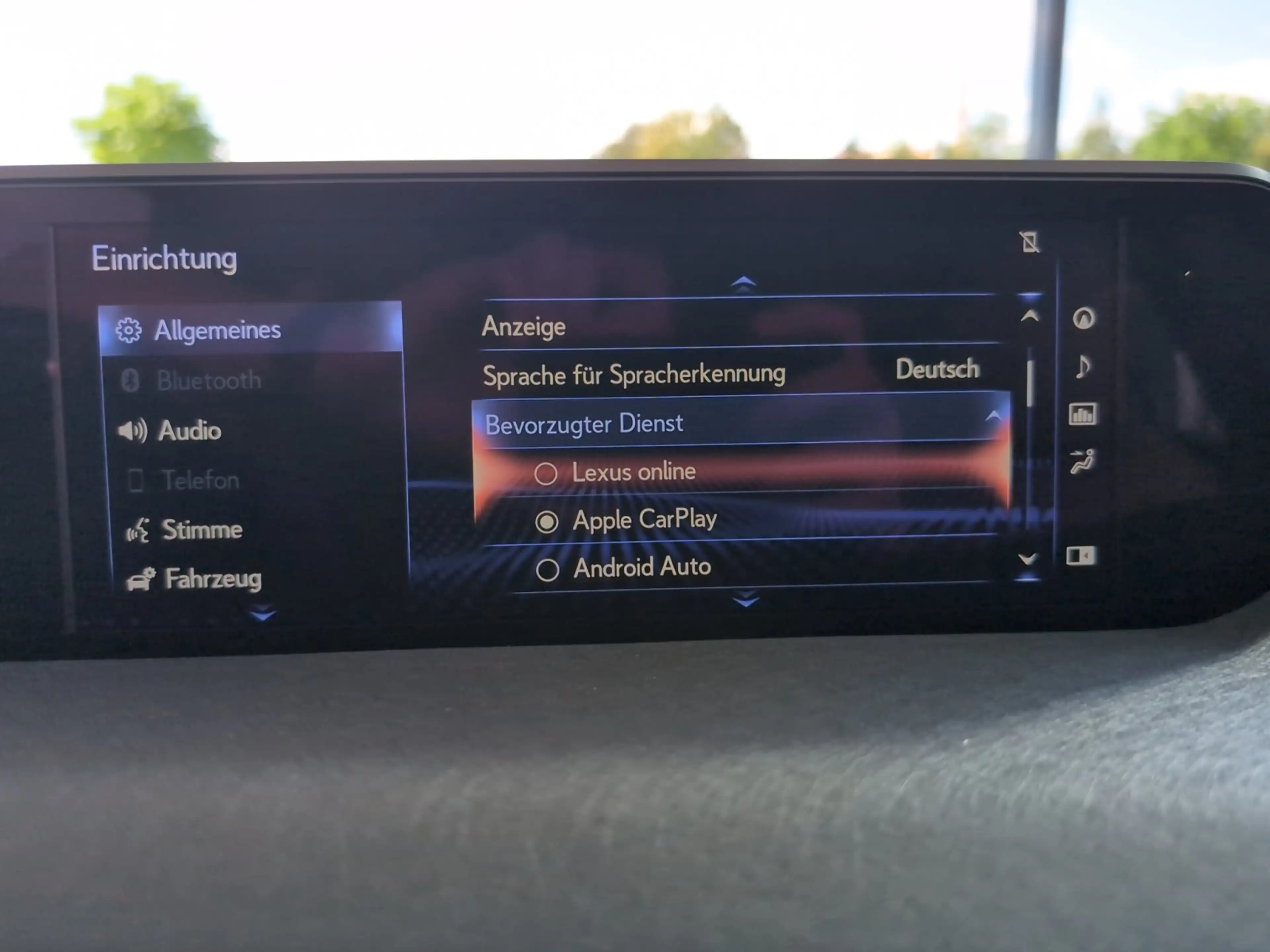 Lexus UX 250h 4WD Luxury/Mark Levinson/AHK/Matrix/ACC/HUD — photo 13