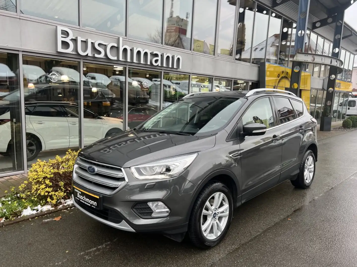 Ford Kuga 1.5 EcoBoost 2x4 Cool & Connect Grey - 1