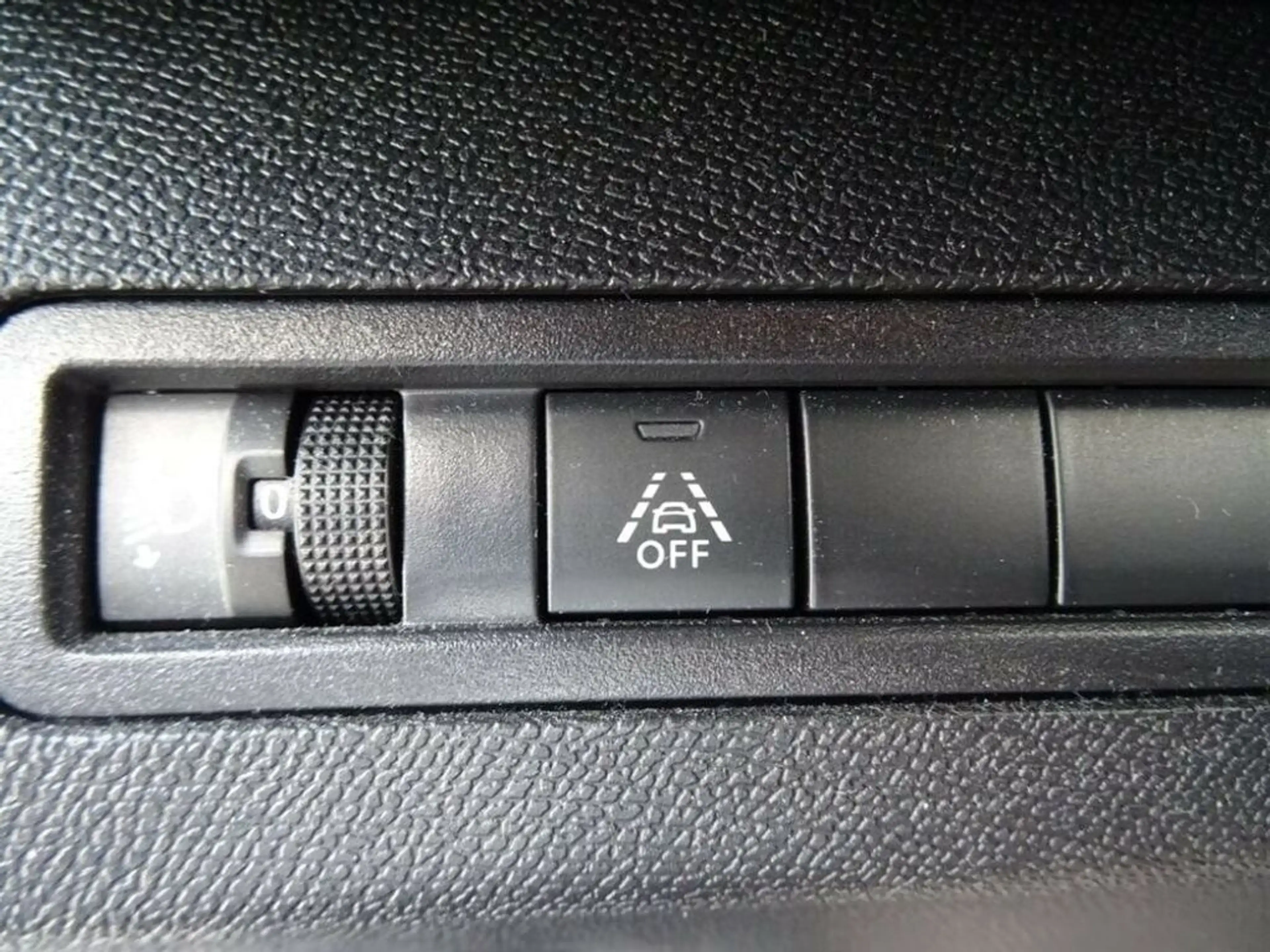 Peugeot 5008 Allure 1,5 BHDi EAT8 — photo 15
