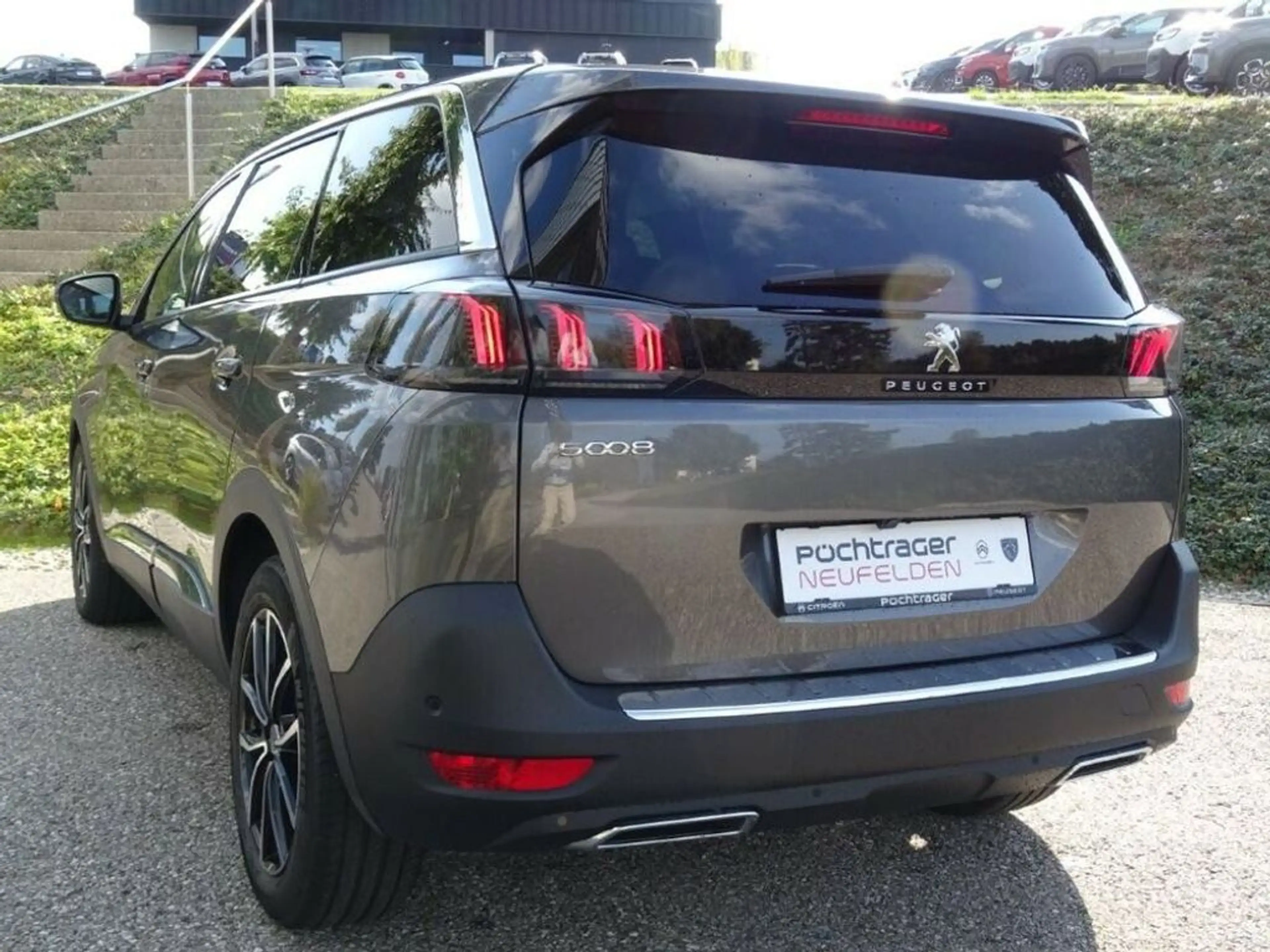 Peugeot 5008 Allure 1,5 BHDi EAT8 — photo 2
