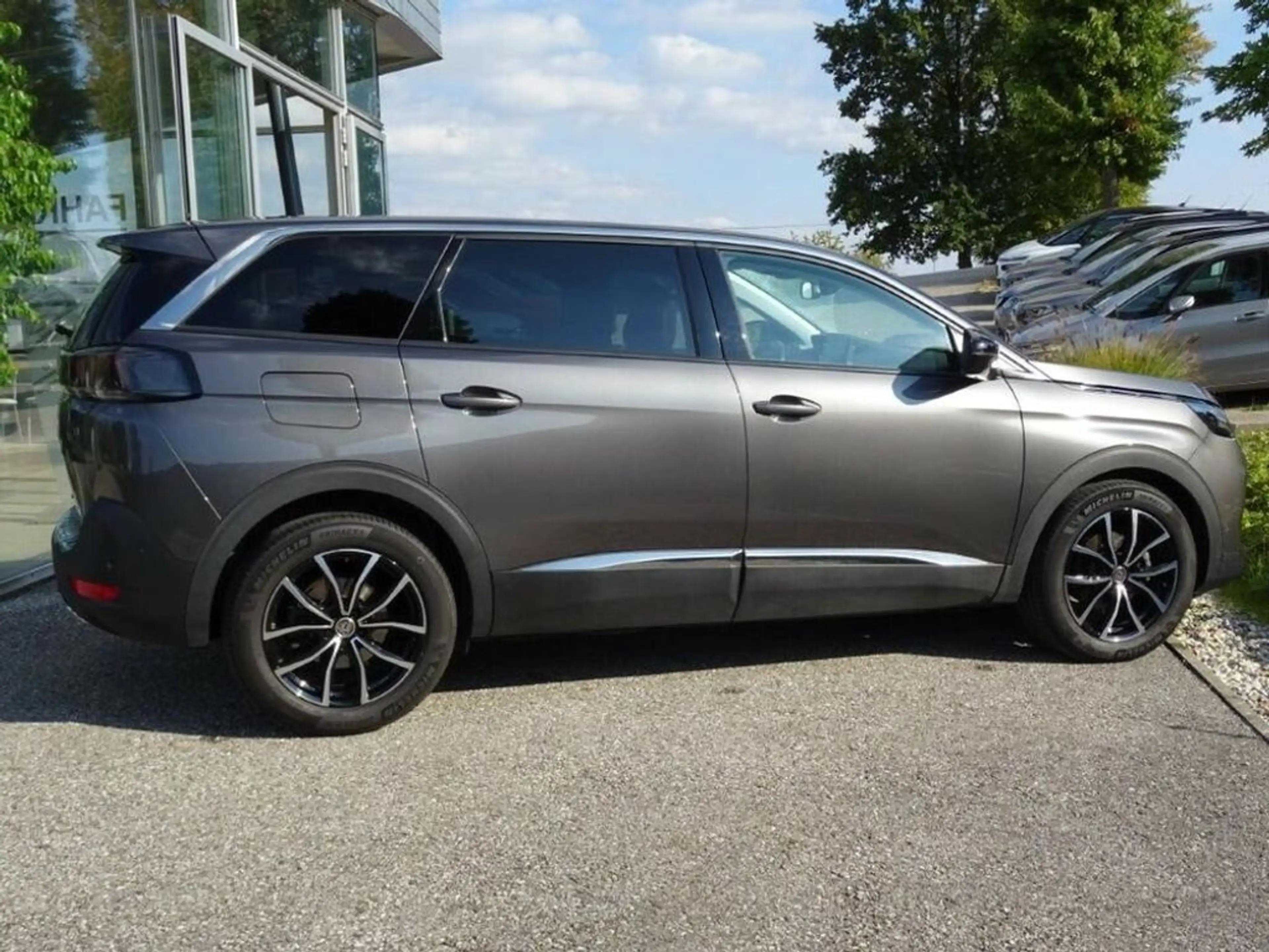 Peugeot 5008 Allure 1,5 BHDi EAT8 — photo 3