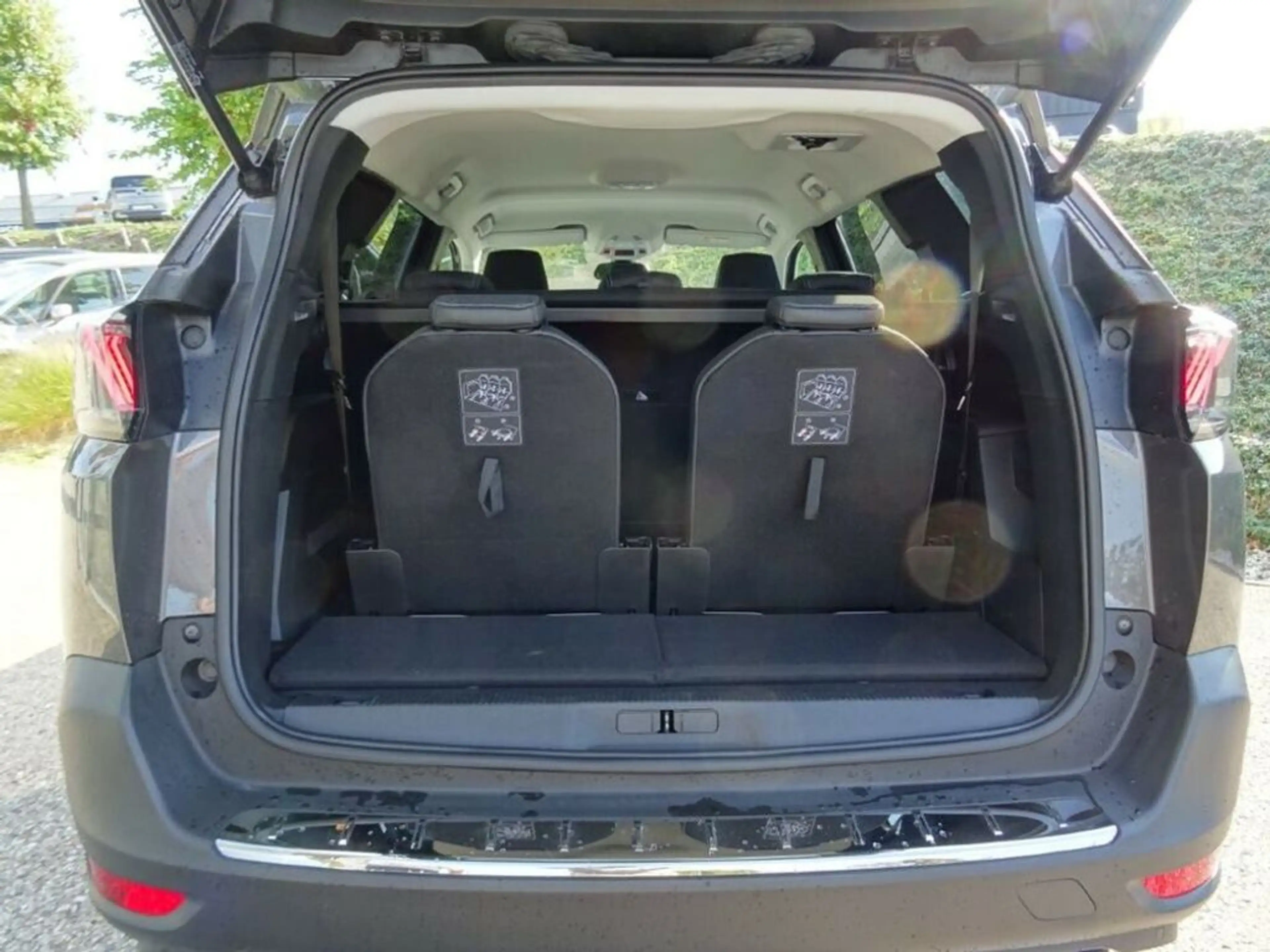 Peugeot 5008 Allure 1,5 BHDi EAT8 — photo 9