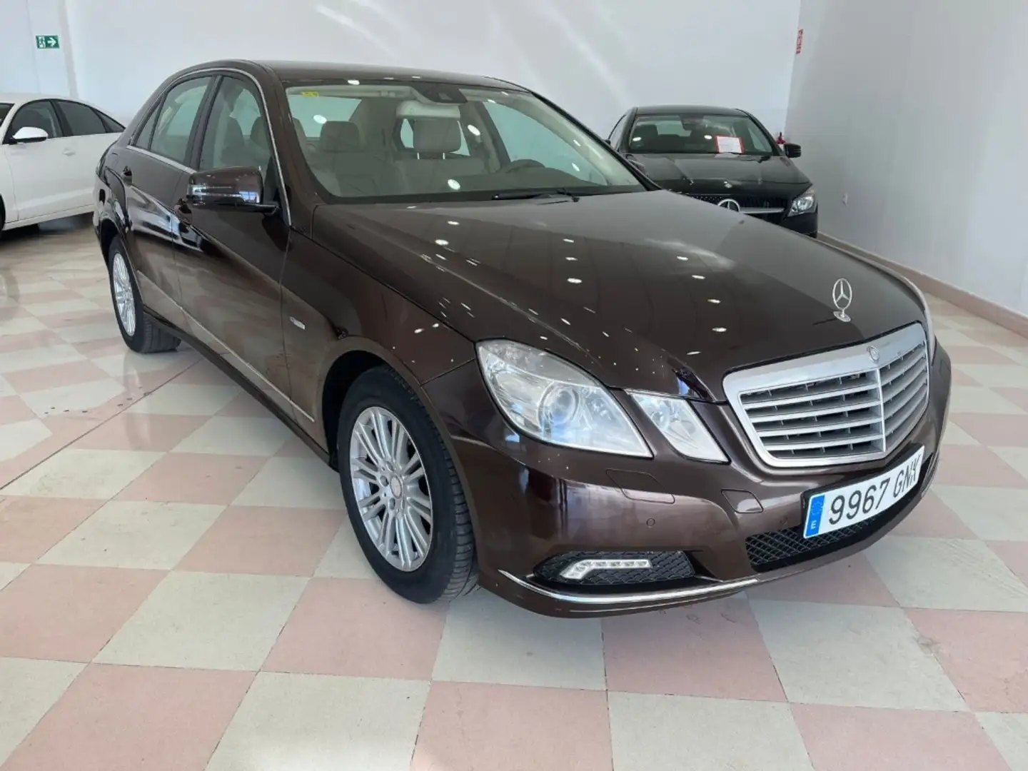 Mercedes-Benz E 350 350CDI BE Elegance Aut. Marrone - 2