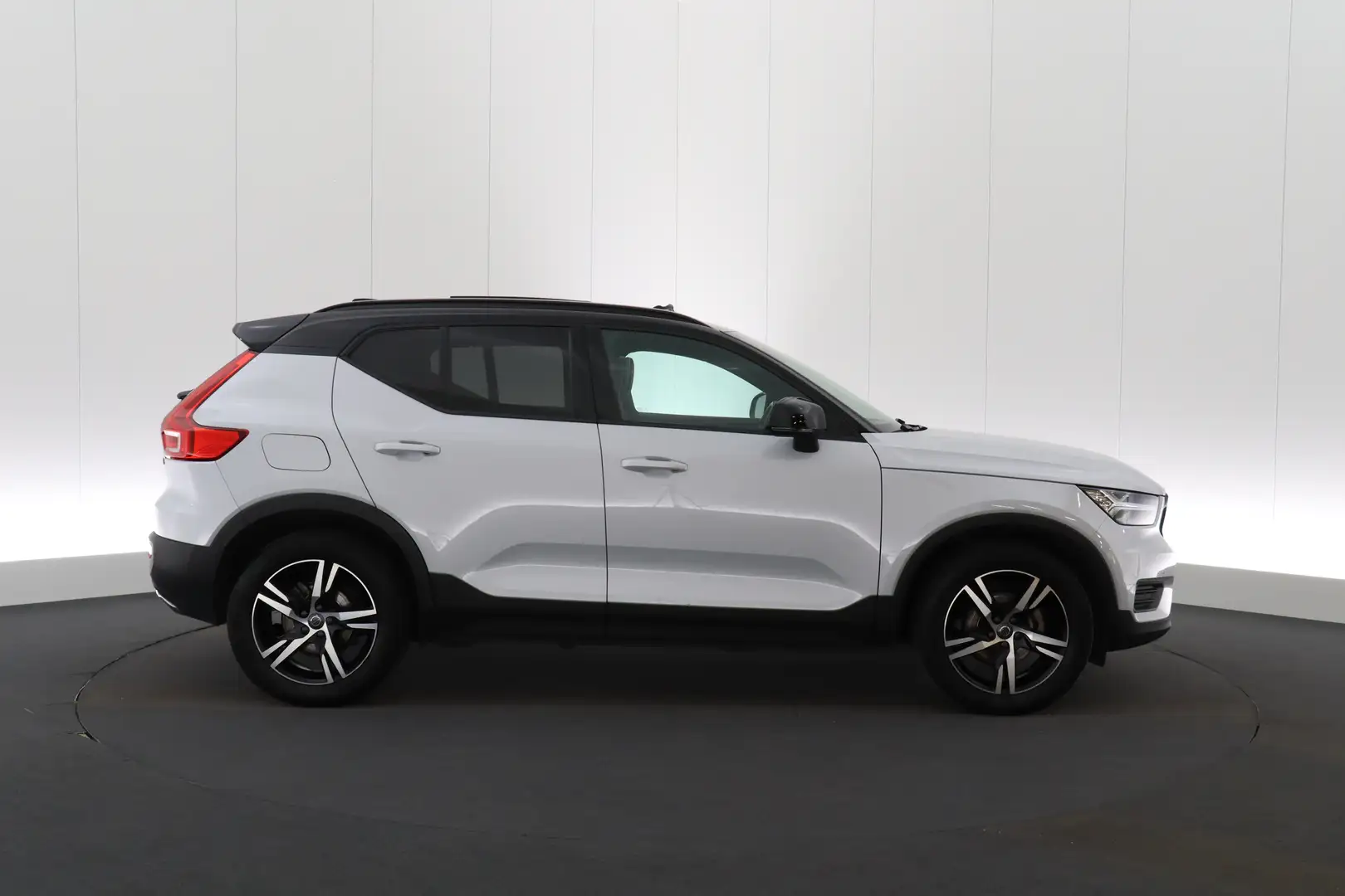 Volvo XC40 2.0 D3 R-Design LEDER/ALCANTARA LED GPS PDC CAM Pa Blanc - 2
