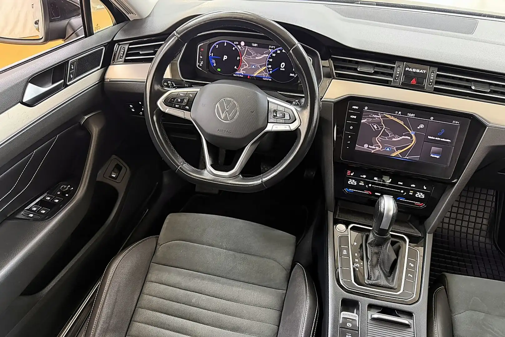 Volkswagen Passat Variant Elegance 2,0 SCR TDI DSG Schwarz - 2