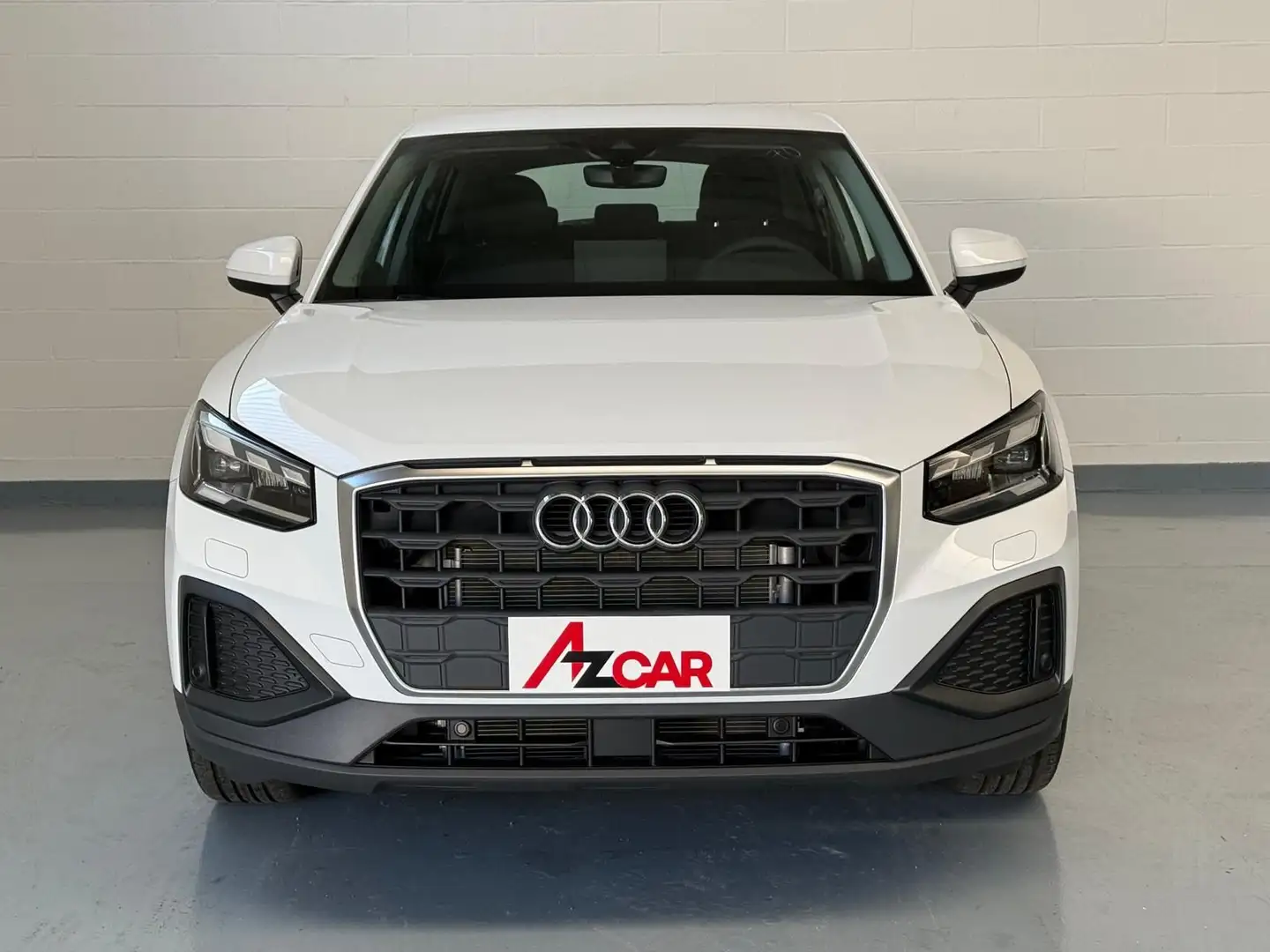 Audi Q2 30 TFSI Business Blanc - 2