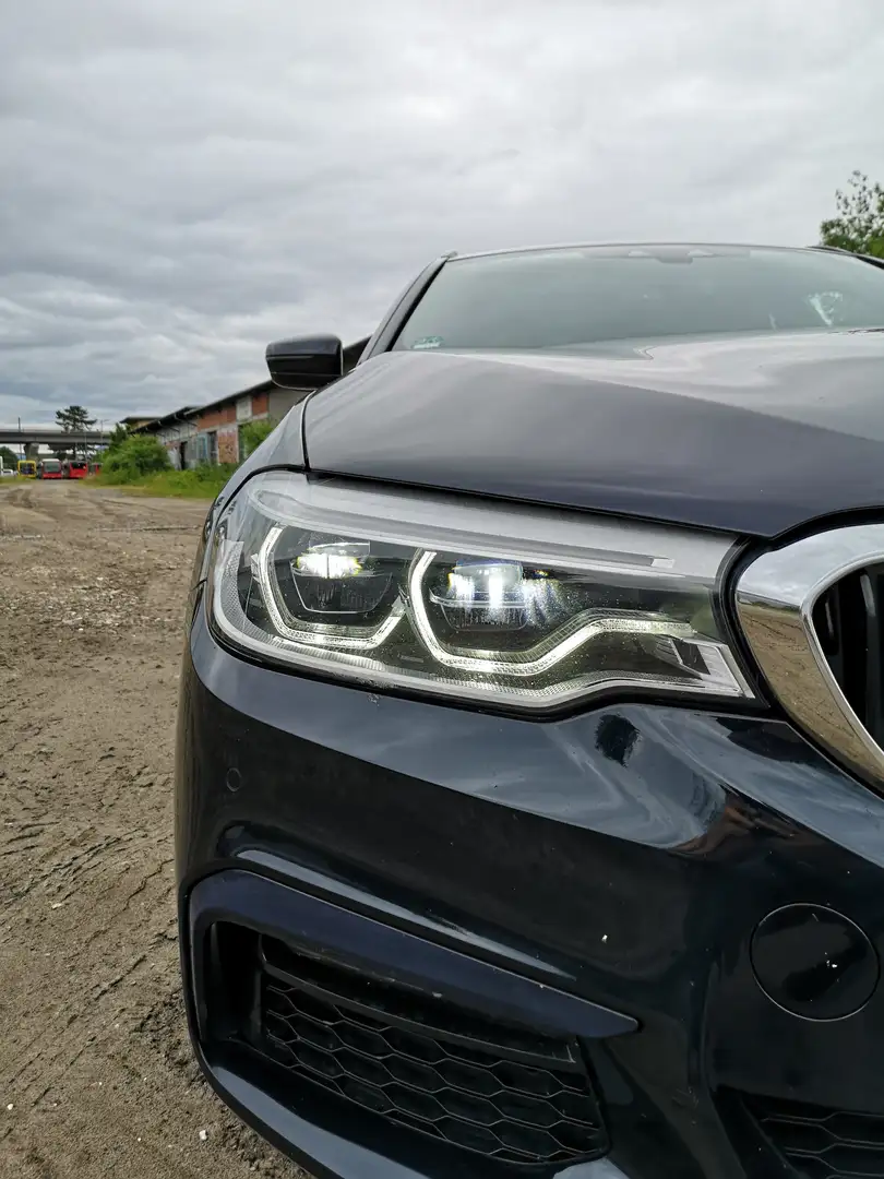 BMW 540 540d+xDrive+Touring+Aut.+Sport+Line Schwarz - 1
