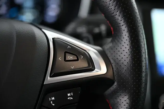 Ford Mondeo view 27