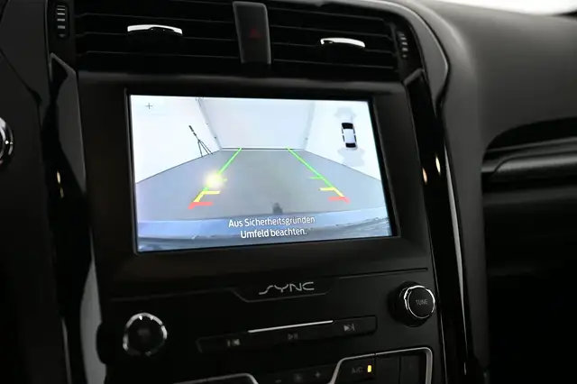 Ford Mondeo view 26