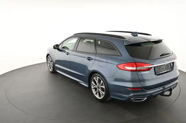 Ford Mondeo view 9