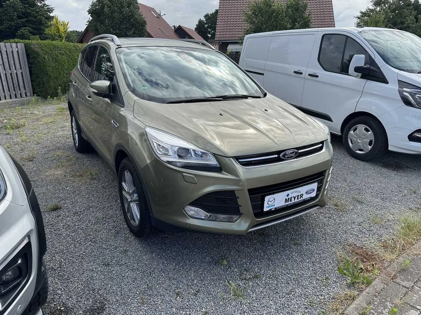 Ford Kuga 1.6 EcoBoost 2x4 Titanium Zahnriemen NEU Grün - 1