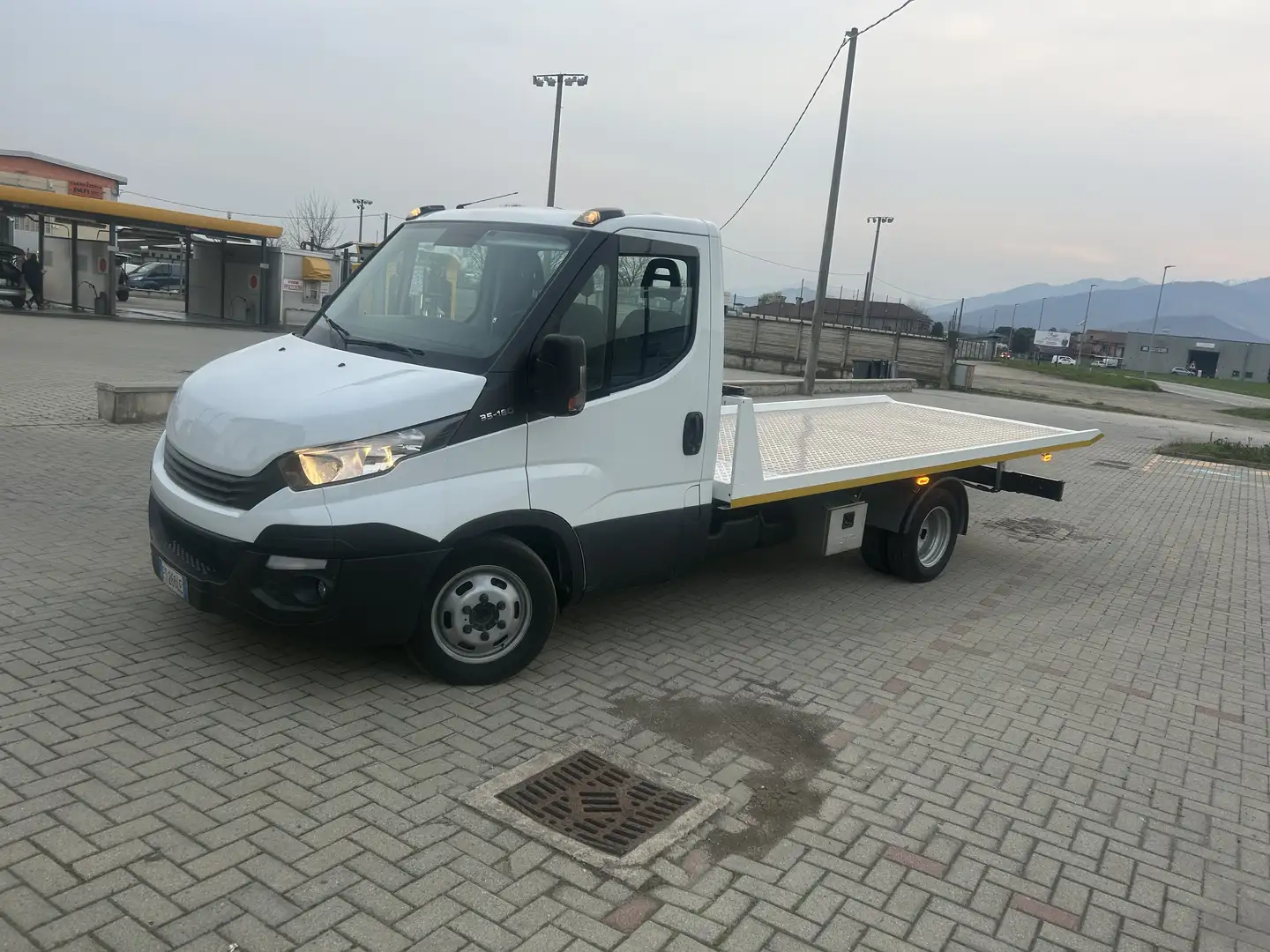 Iveco Daily Carroattrezzi SCARABILE Bianco - 1