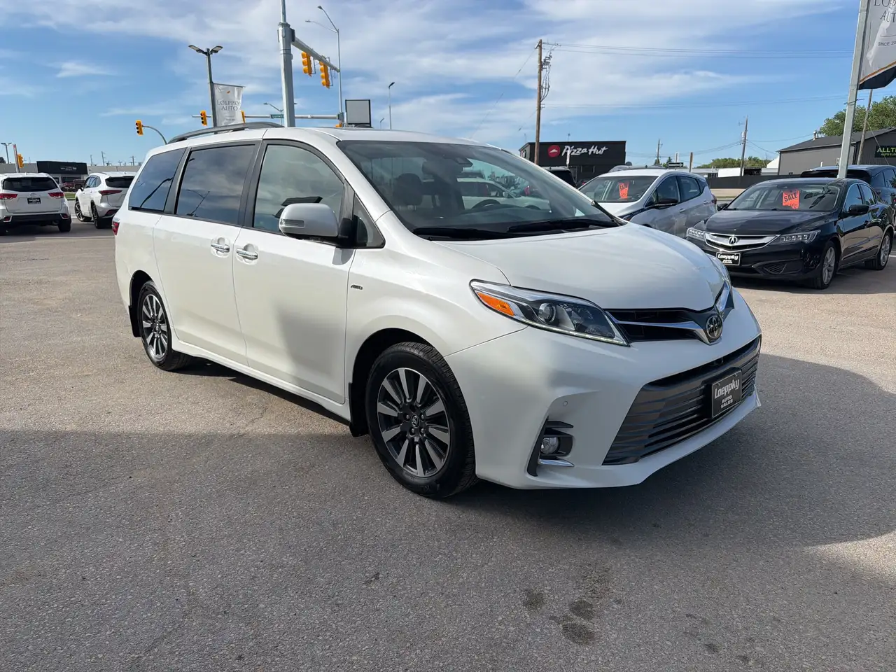 Toyota Sienna снимка Toyota Sienna