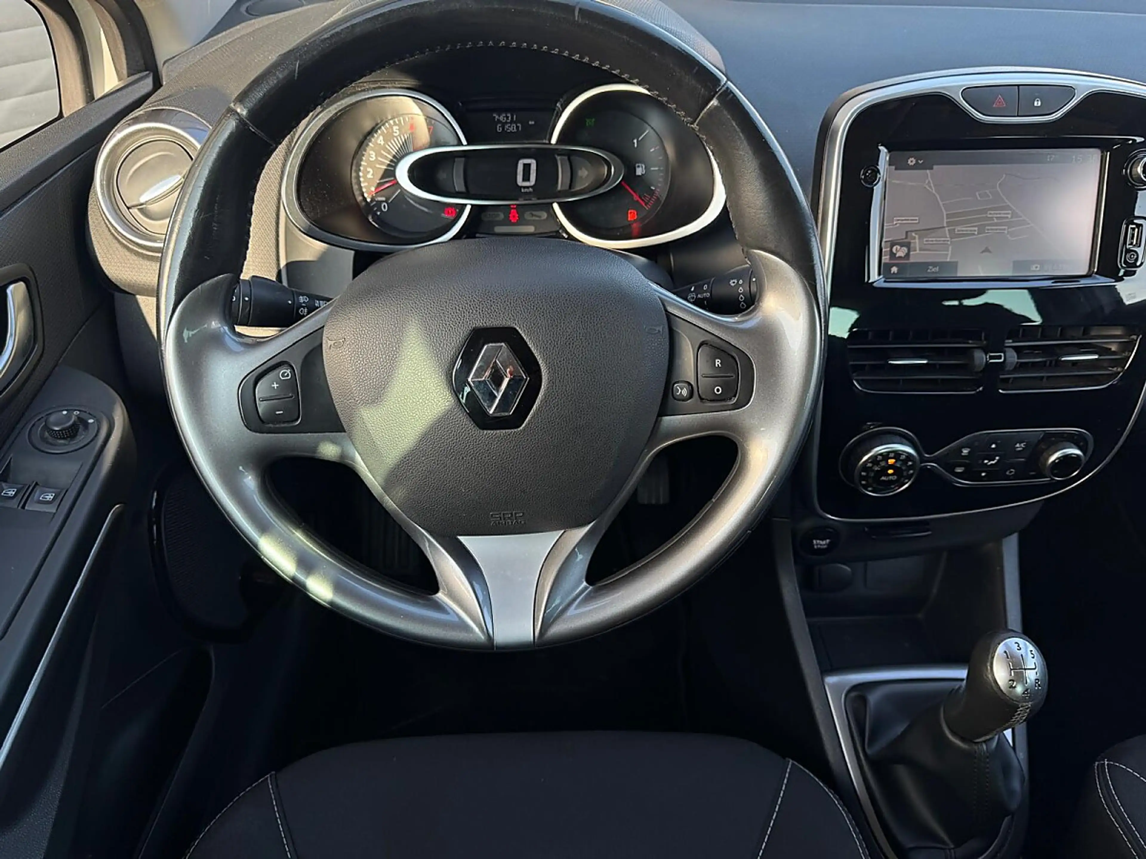 Renault Clio IV 0.9 TCe 90 eco² Limited ENERGY — photo 10