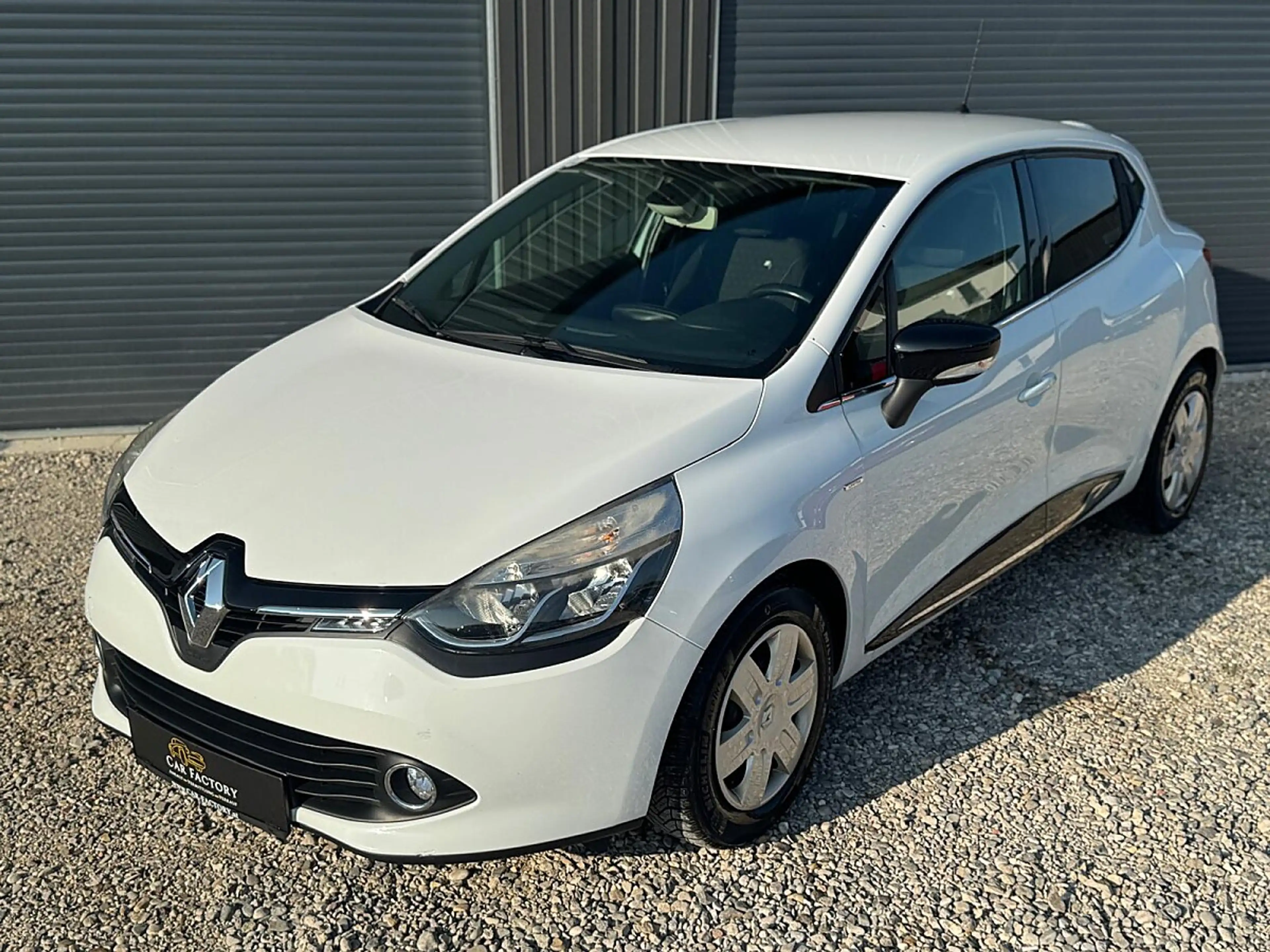 Renault Clio IV 0.9 TCe 90 eco² Limited ENERGY — photo 3
