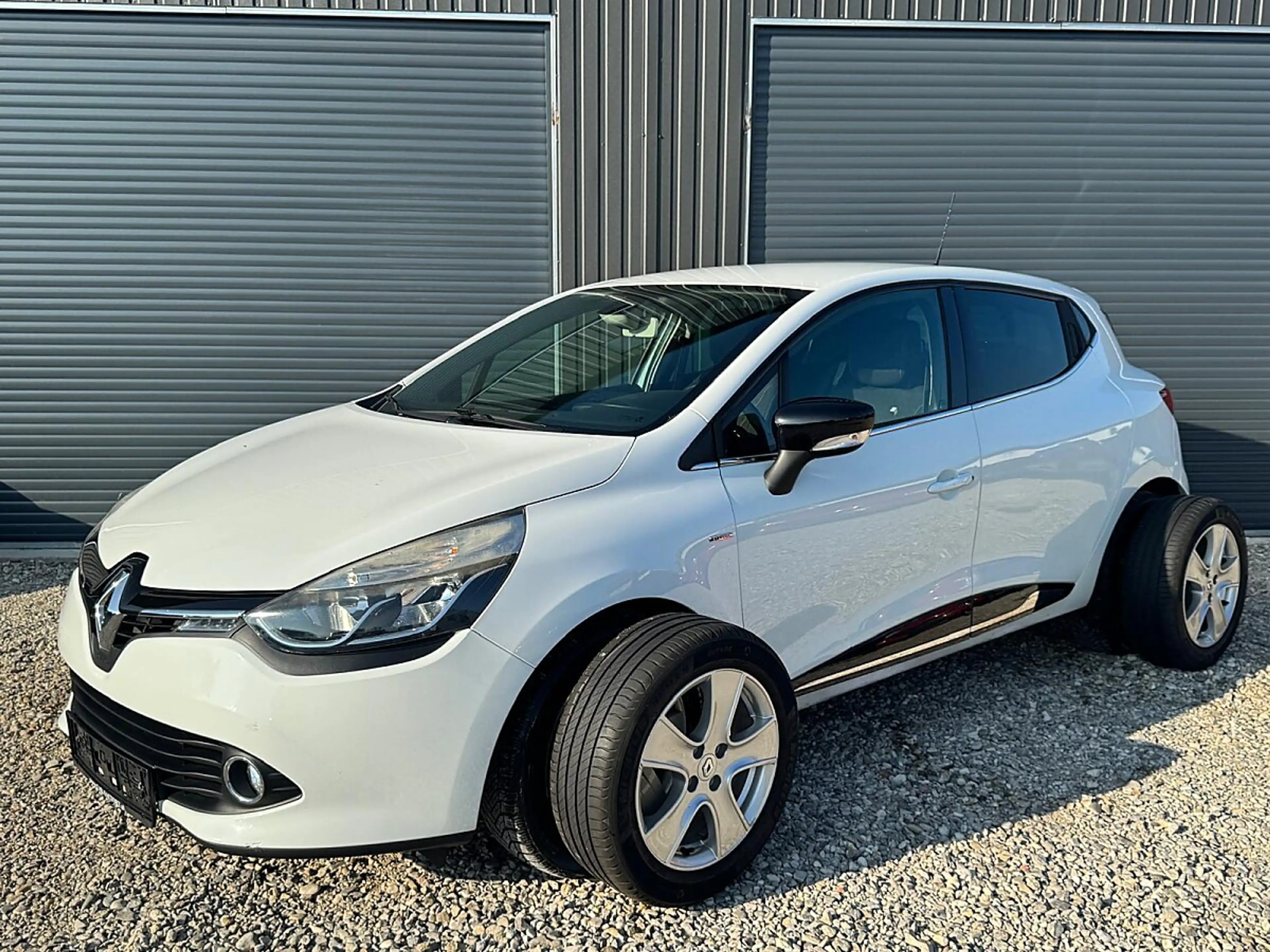 Renault Clio IV 0.9 TCe 90 eco² Limited ENERGY — photo 4