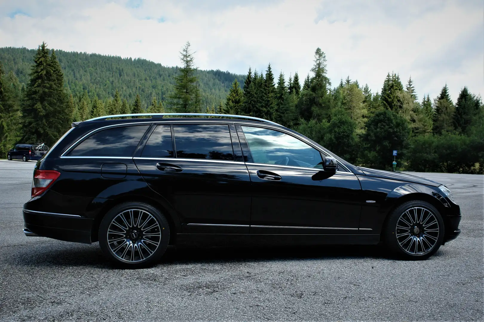 Mercedes-Benz C 350 C 350 T CDI 4MATIC BlueEfficiency  Aut. Avantgarde Schwarz - 2