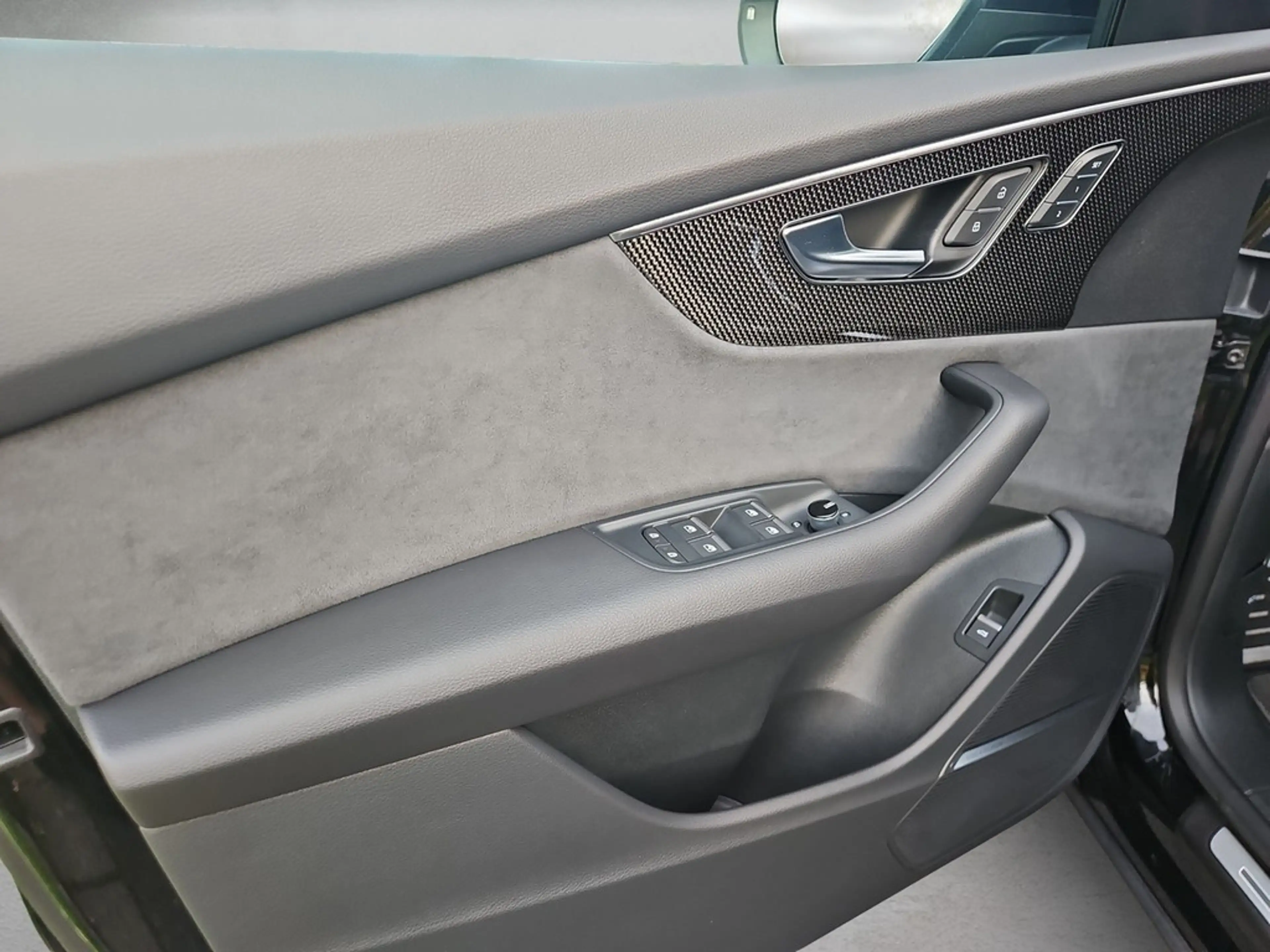 Audi SQ8 4.0 TFSI quattro tiptronic *Matrix*B&O*HUD* — photo 6