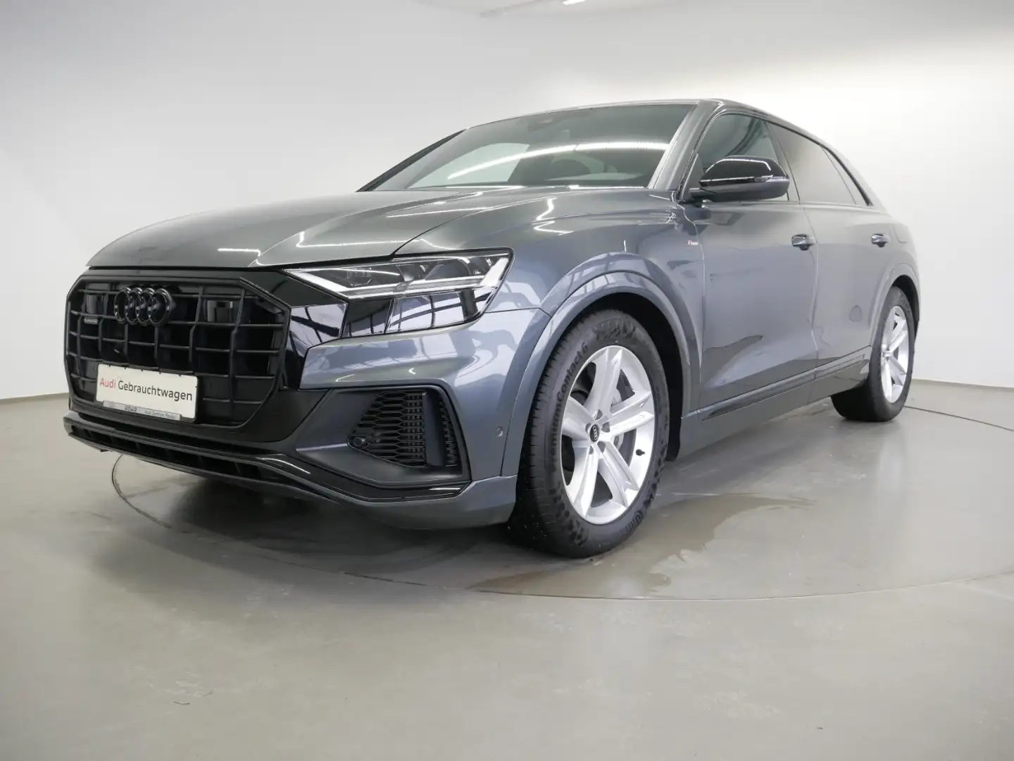 Audi Q8 55 TFSI e quattro tiptr. S line LED AHK virt. Cock Grau - 2