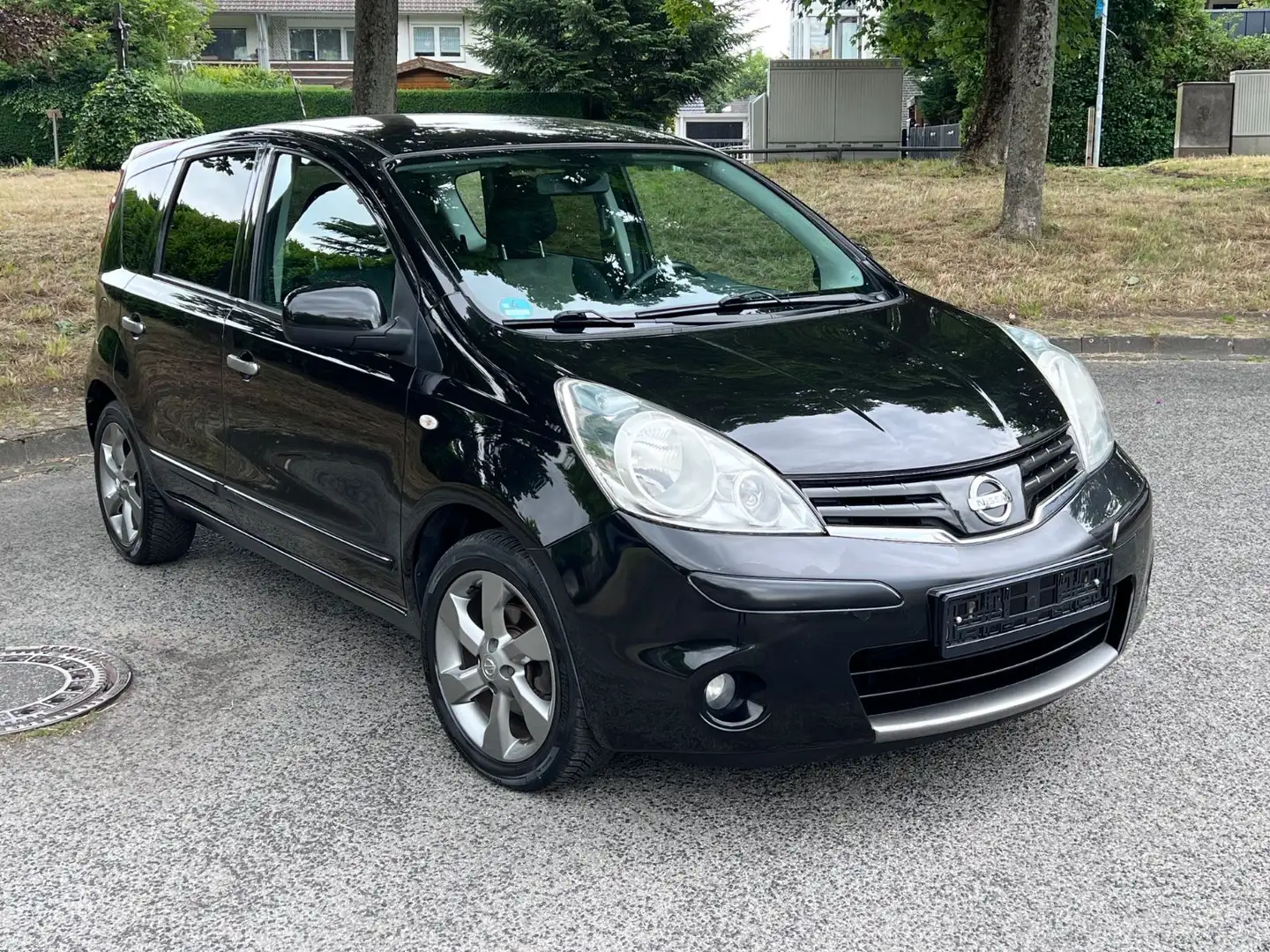 Nissan Note Acenta 1,4 Benzin Erster Hand Schwarz - 2