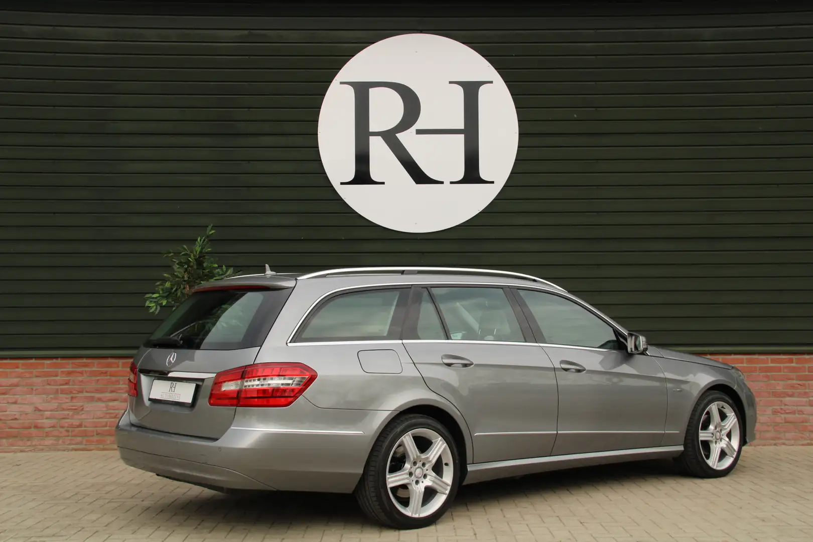 Mercedes-Benz E 220 Estate CDI Automaat Avantgarde - 1e eigenaar - You Grijs - 2