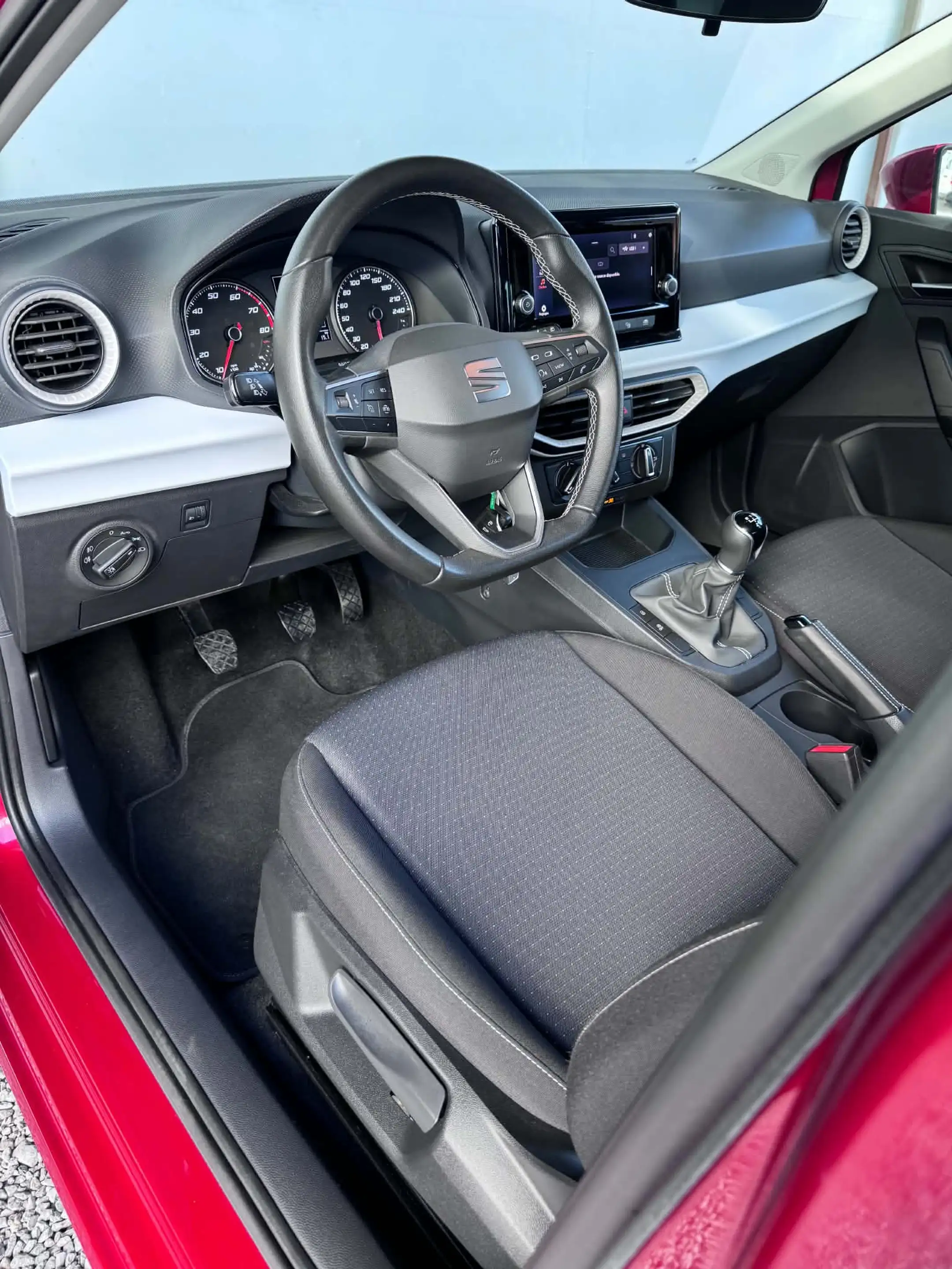 SEAT Ibiza Ibiza 1.0 TSI — photo 10