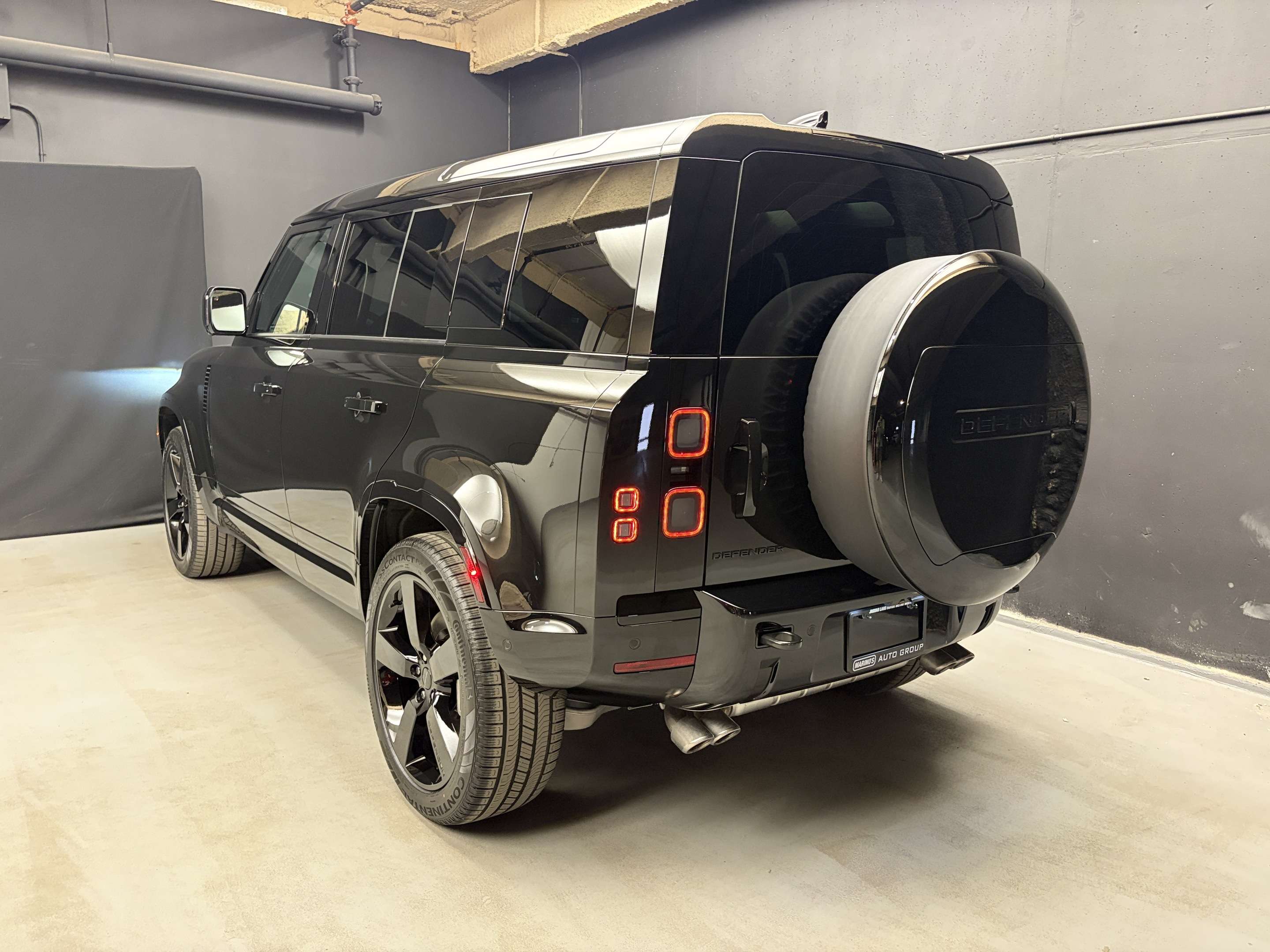 2026 Land Rover Defender X-Dynamic SE alt 5