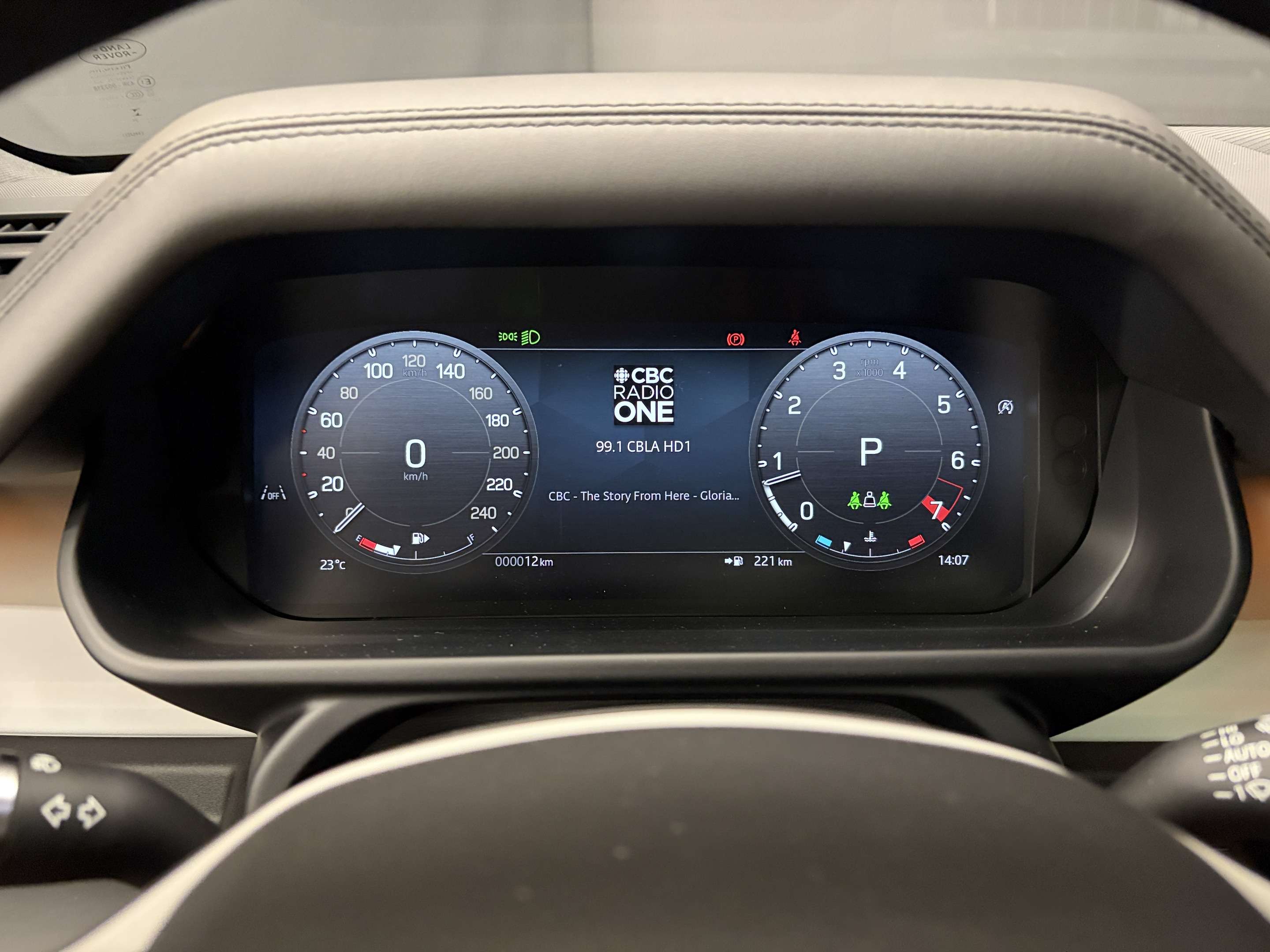 2026 Land Rover Defender X-Dynamic SE thumb 16