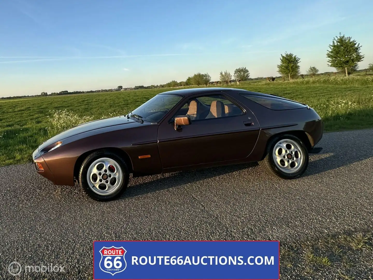 Porsche 928 Coupe | Route 66 Auctions Zwart - 2