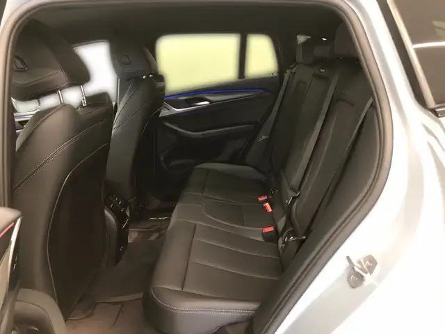 BMW X4 view 6