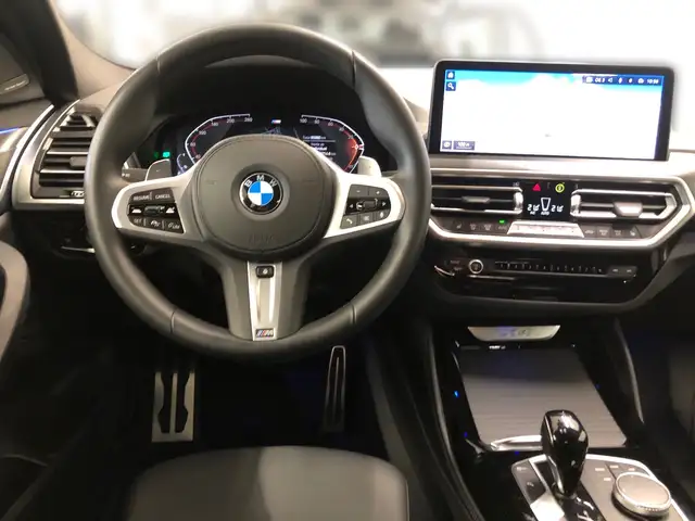 BMW X4 view 7