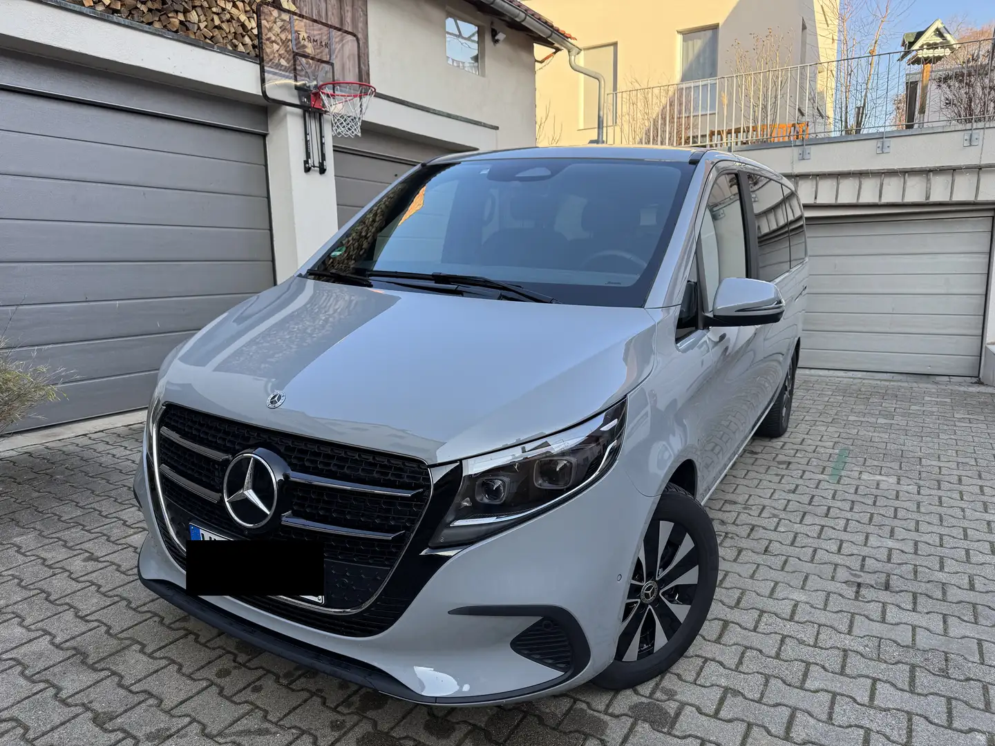 Mercedes-Benz V 300 V300d lang STYLE 4MATIC PANO AHK LED 360° Grau - 1