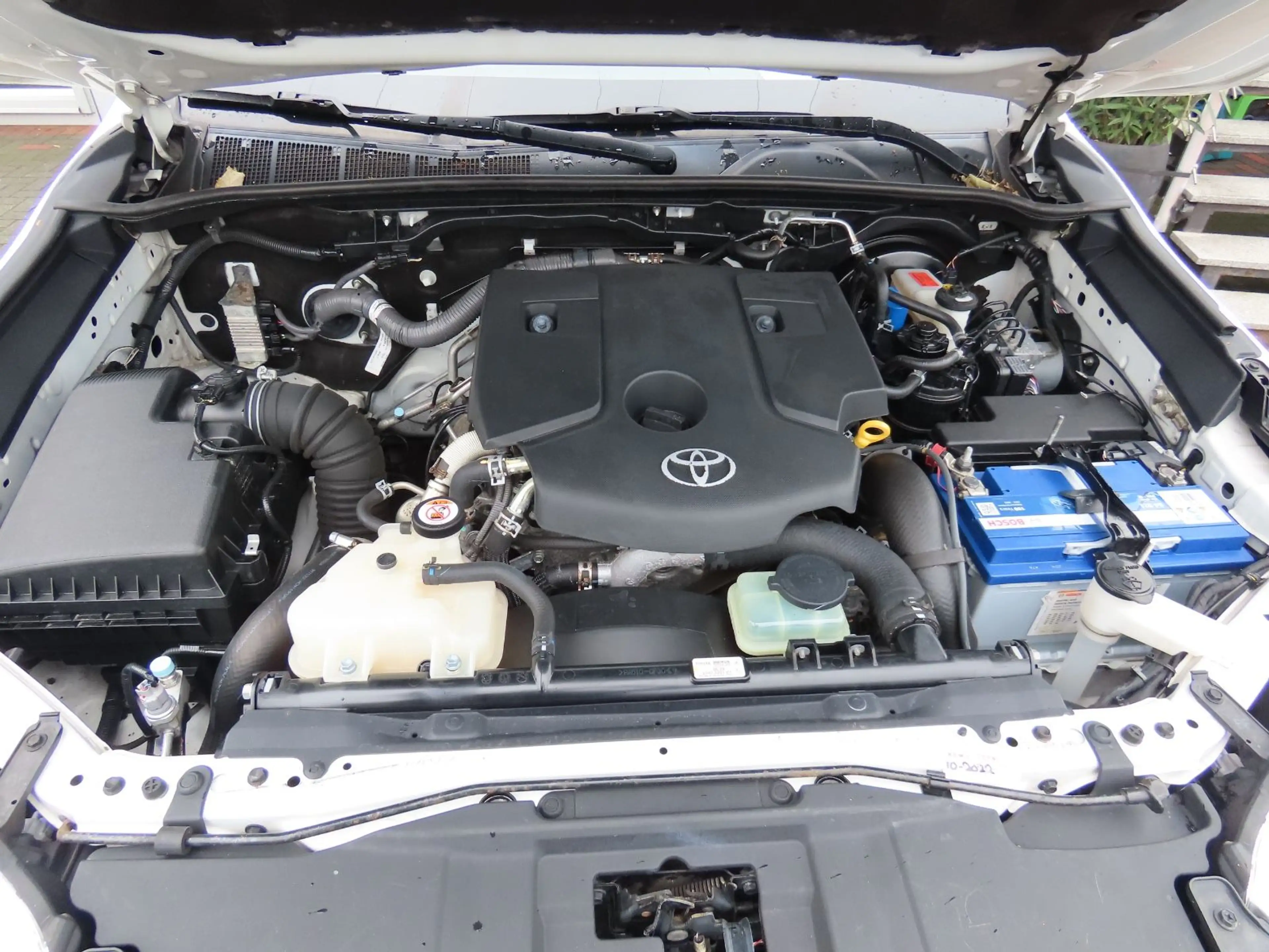 Toyota Hilux 2.4 D-4D-F Double Cab 4x4 Euro 6 — photo 3