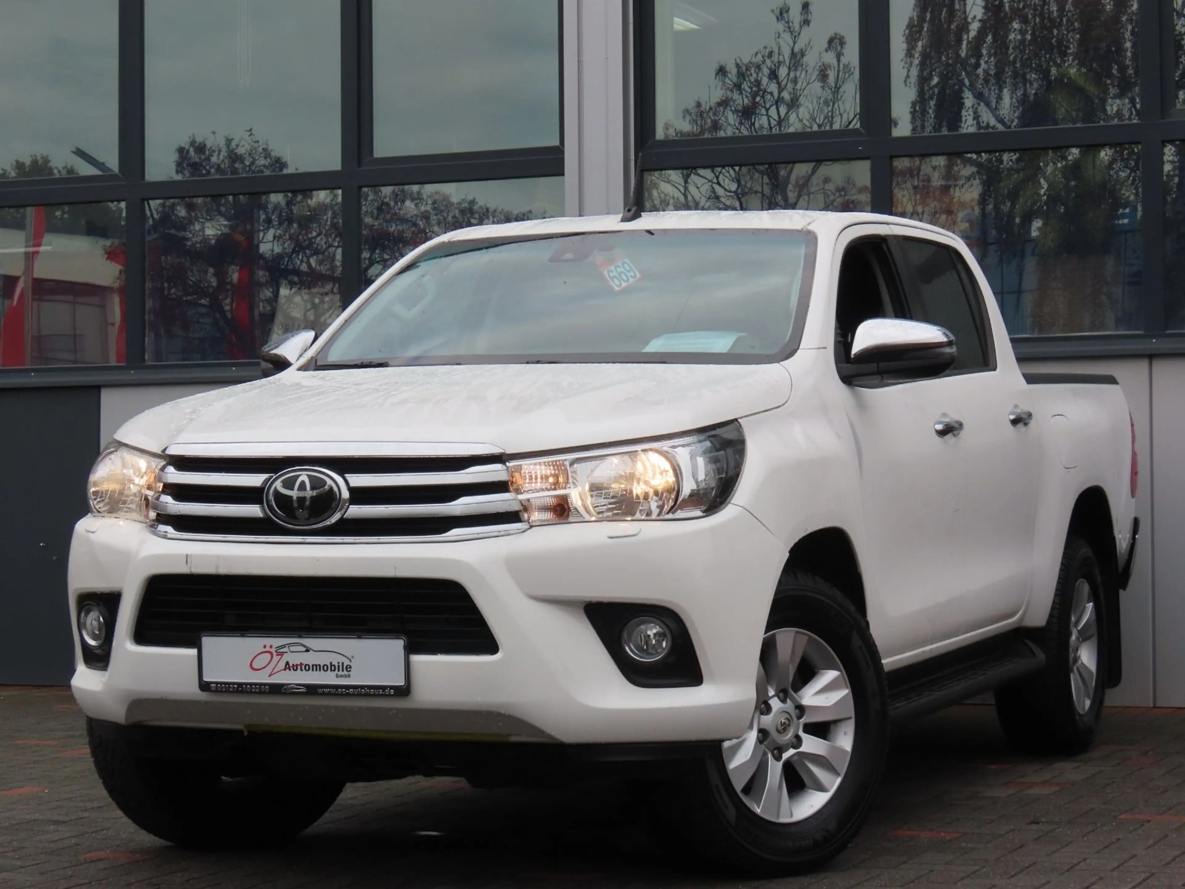 Toyota Hilux 2.4 D-4D-F Double Cab 4x4 Euro 6 — photo 4