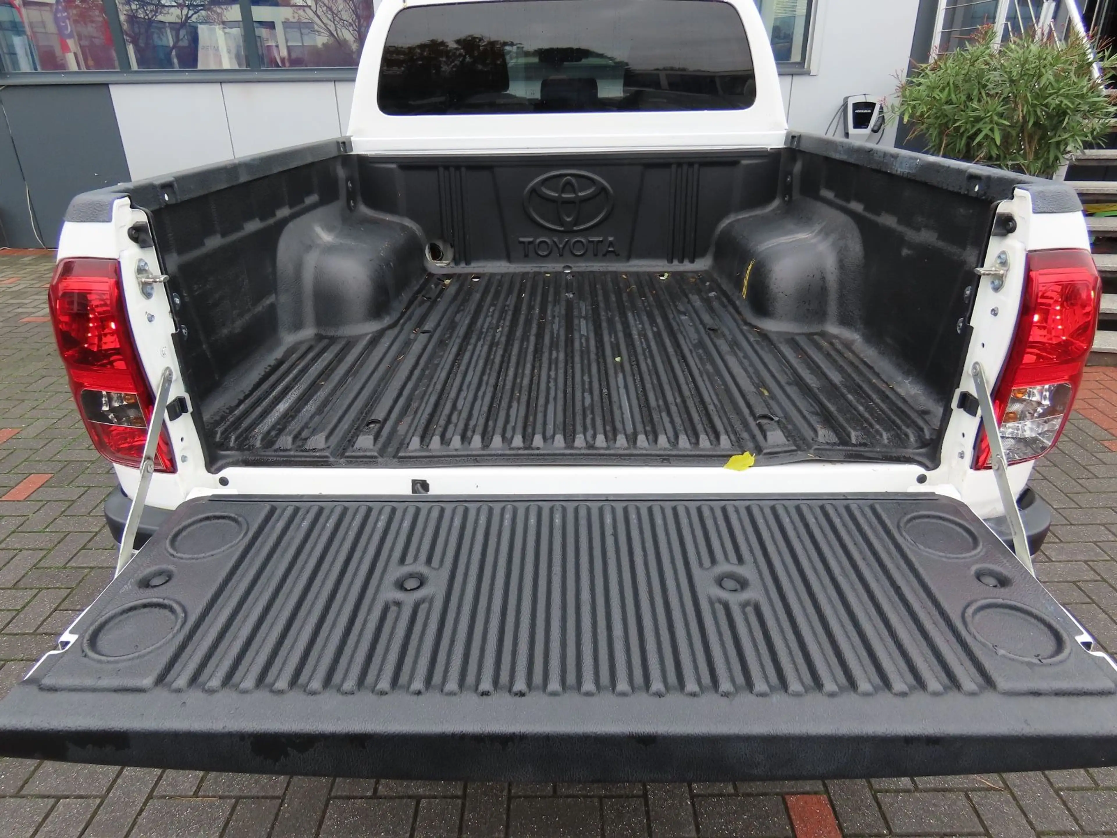 Toyota Hilux 2.4 D-4D-F Double Cab 4x4 Euro 6 — photo 8