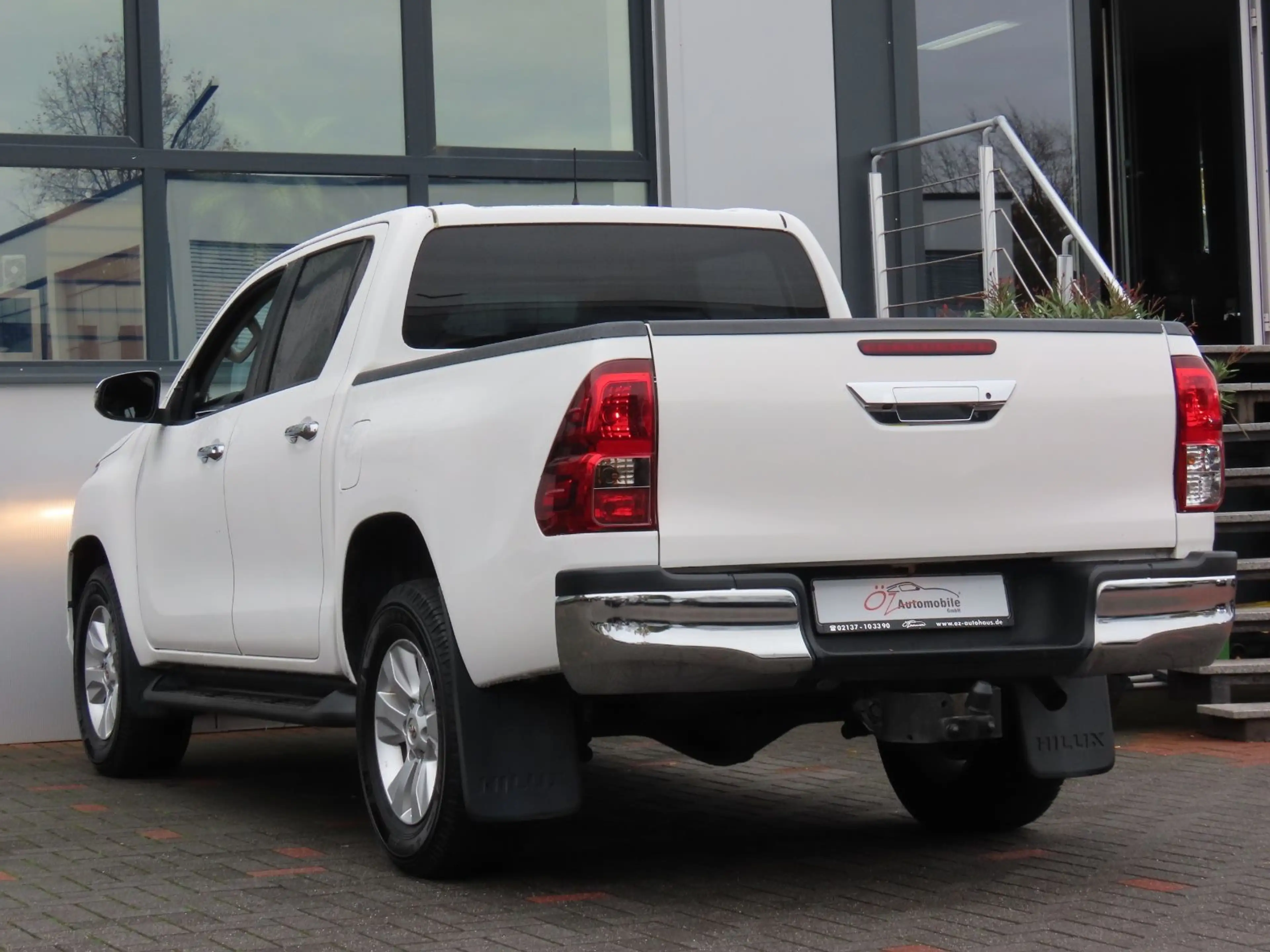 Toyota Hilux 2.4 D-4D-F Double Cab 4x4 Euro 6 — photo 10
