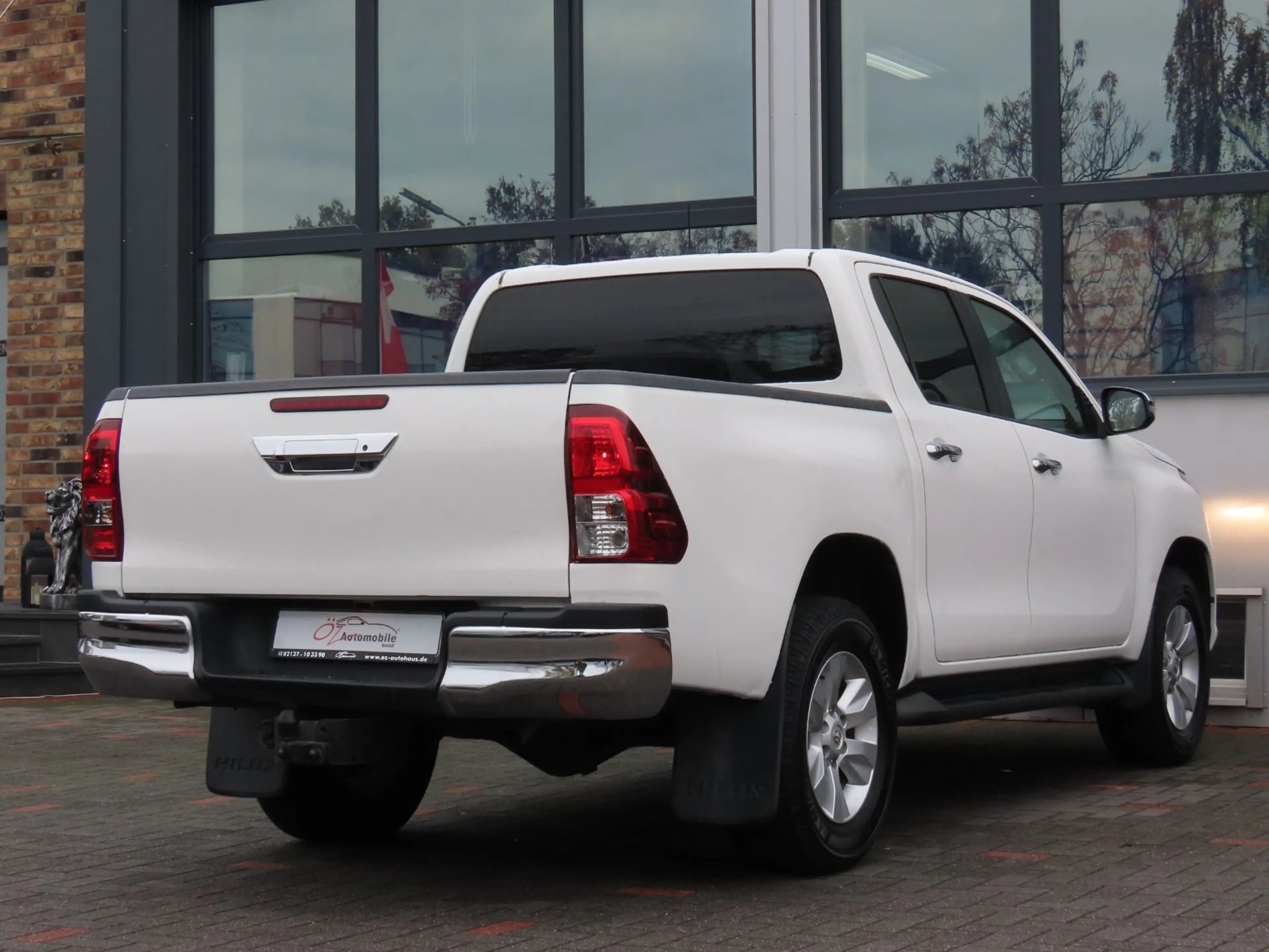 Toyota Hilux 2.4 D-4D-F Double Cab 4x4 Euro 6 — photo 6