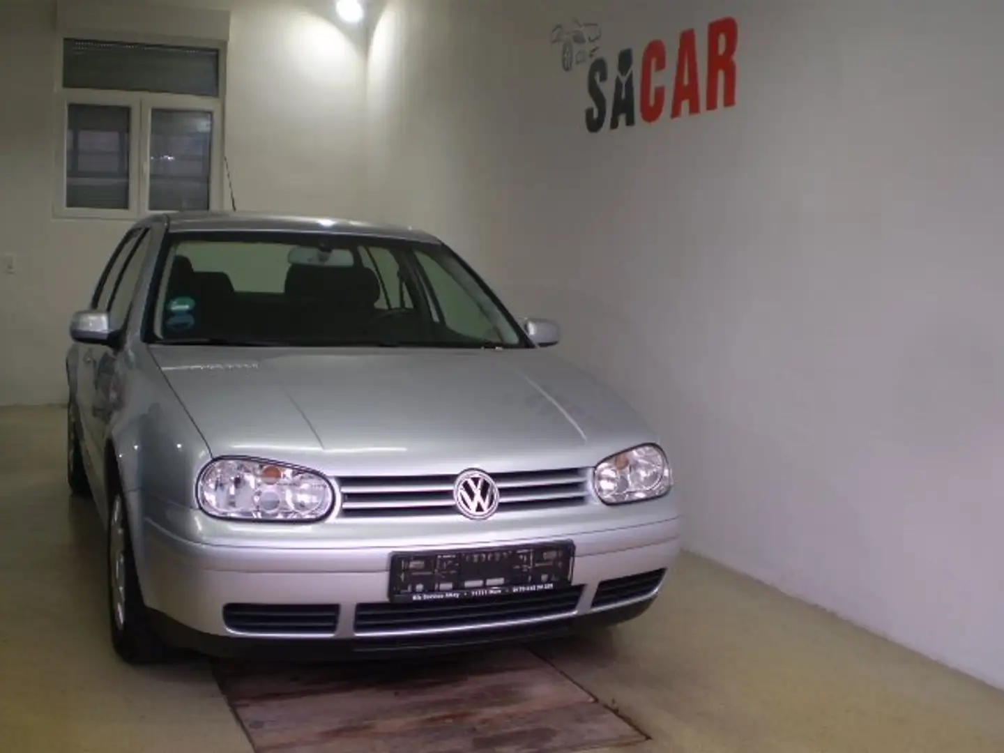 Volkswagen Golf 1.6 / Euro 4 / Klimaautomatik / 5 Türig.. Grau - 1
