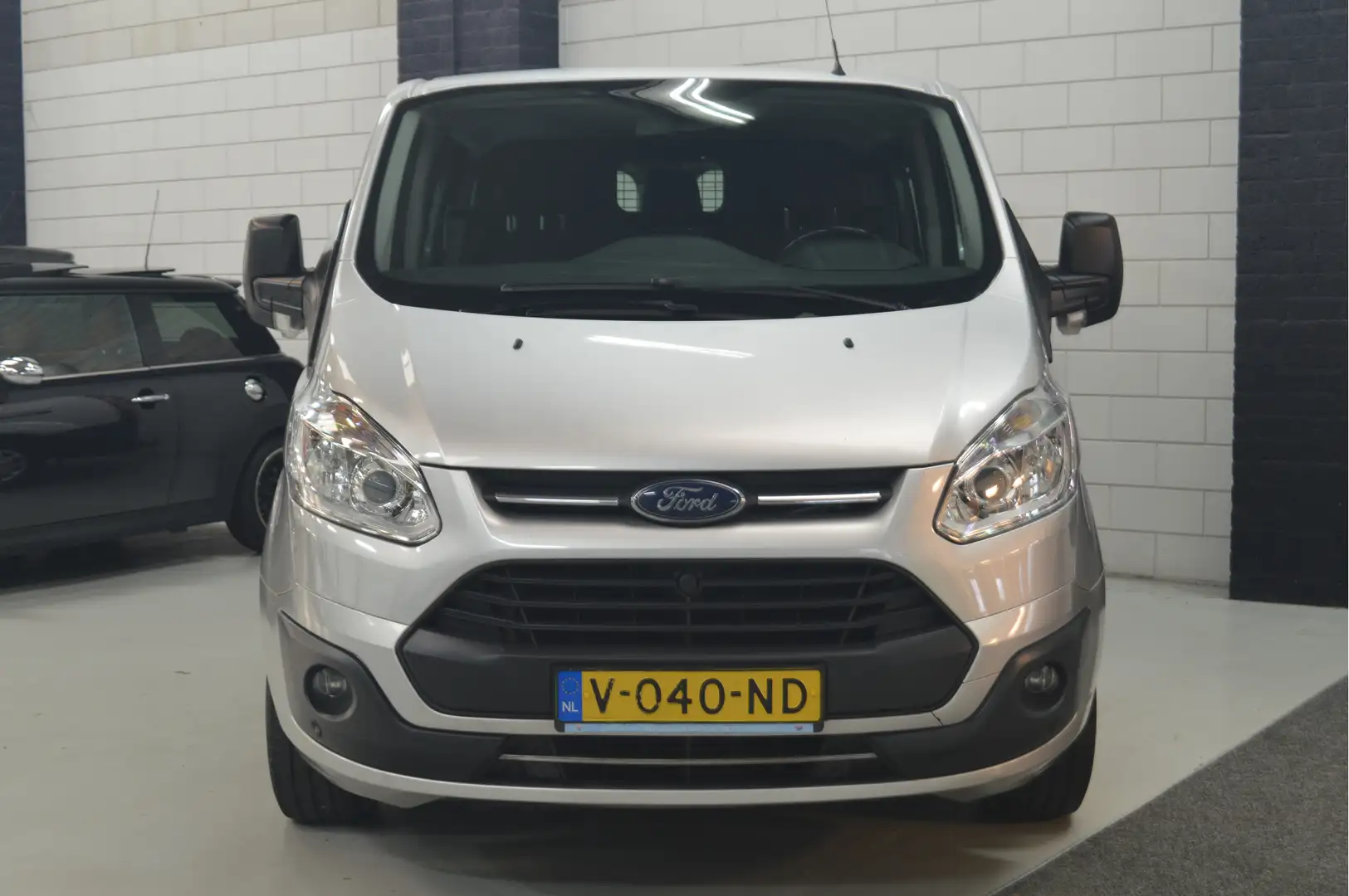 Ford Transit Custom 310 2.0 TDCI L2H1 Limited DUBBELE CABINE // AUTOMA Zilver - 2