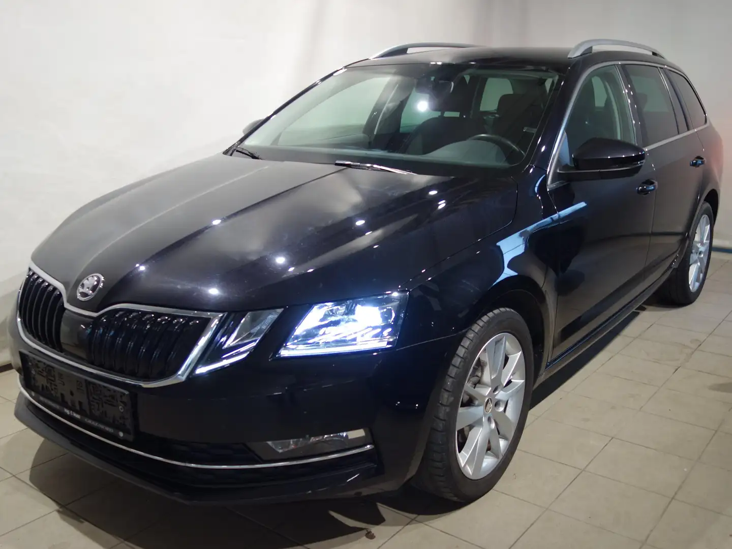 Skoda Octavia Combi Style Limited TDI Noir - 1